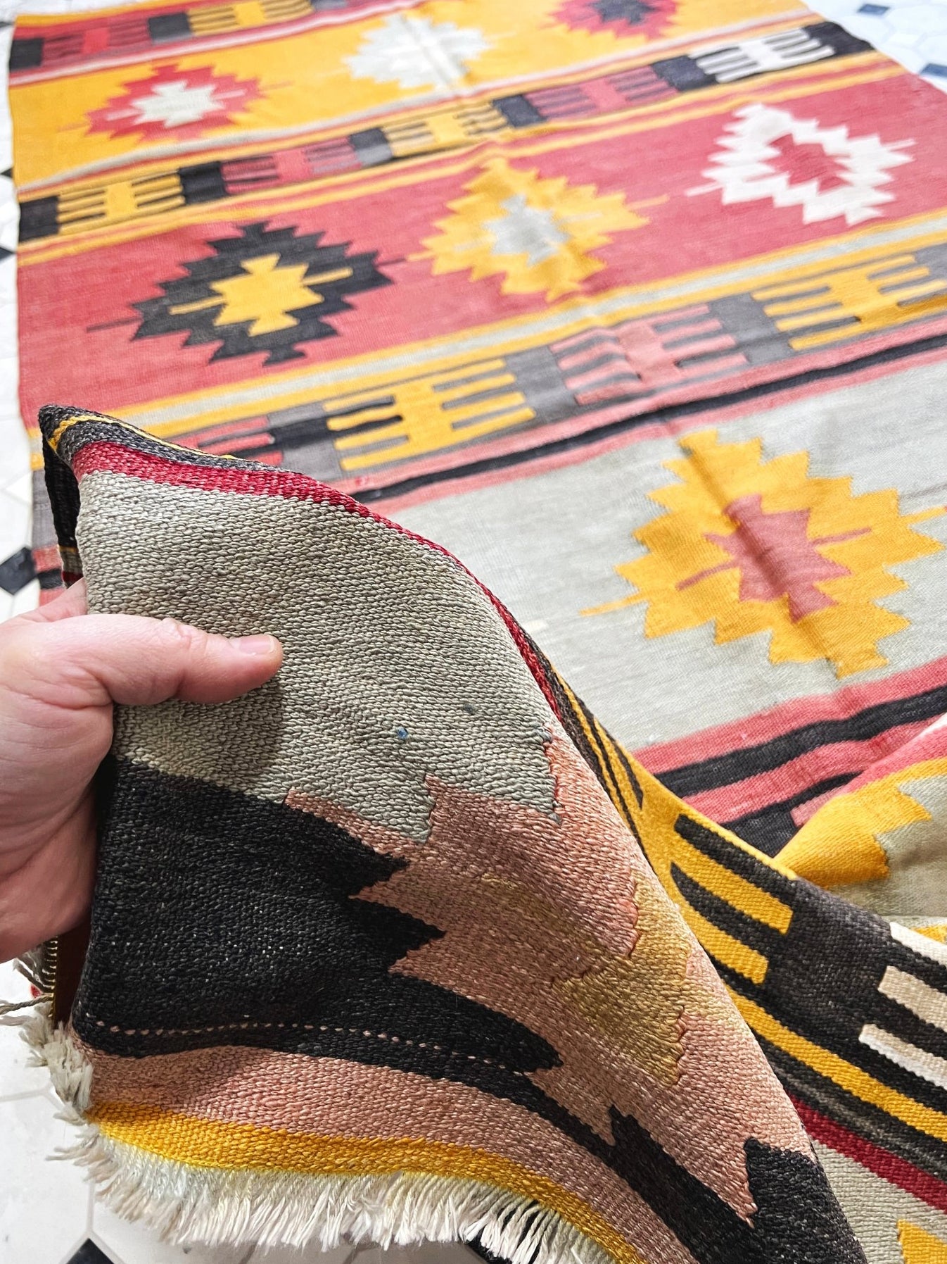 4x9 Navajo style Vintage Turkish Runner. Anatolian wool Rug. Oriental rug shop Berkeley Palo Alto Los Atos. Vintage rug shop san francisco bay area palo alto. Online rug shopping free shipping to USA Canada toronto California.