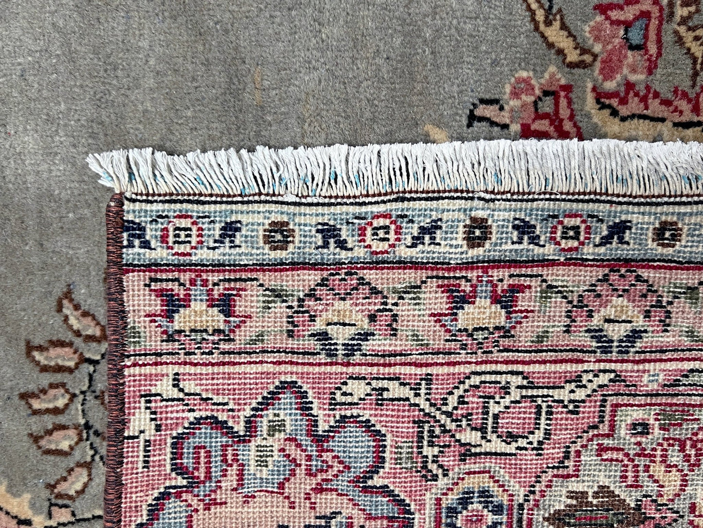 Gery pink Handmade turkish rug from the best rug shop in SF bay area. Oriental wool floral rug for living room bedroom dining. Free shipping.