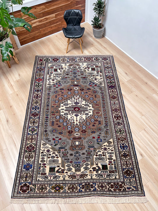 Konya Cavuslu vintage turkish rug shop san francisco bay area. Oriental rug shop Palo alto. Luxury rug shop berkeley CA.