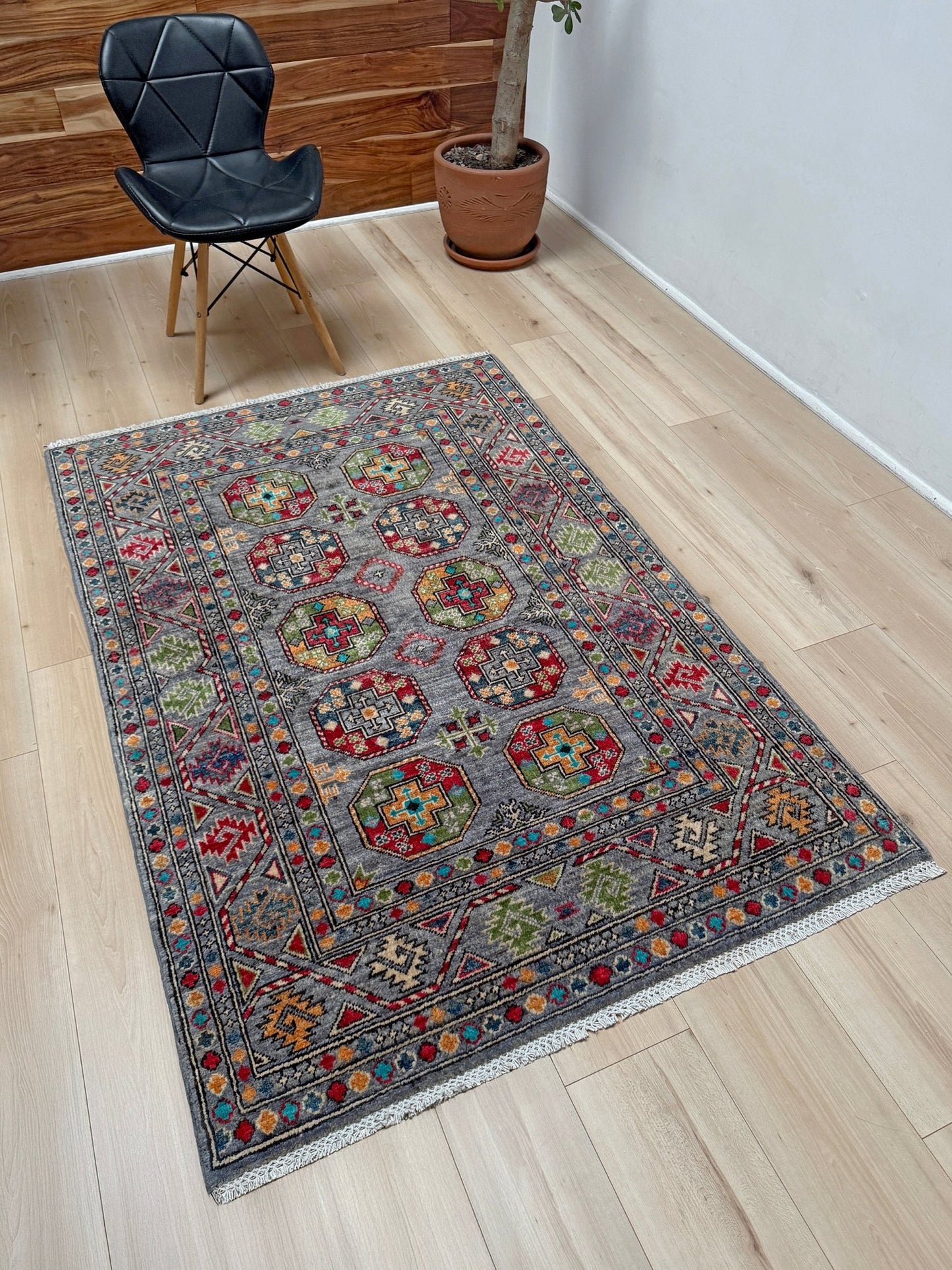 Neutral Ersari / Elephant Foot • Handmade Transitional Tribal Rug (3'9" x 5'8")