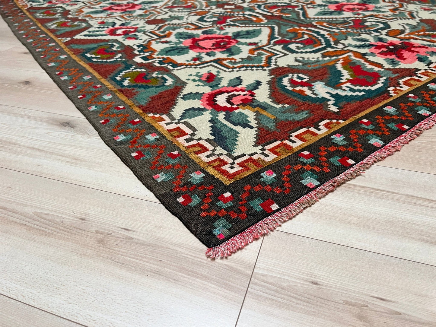moldovan rose kilim rug shop san francisco bay area. Buy handmade rug. Wool rug floral design.