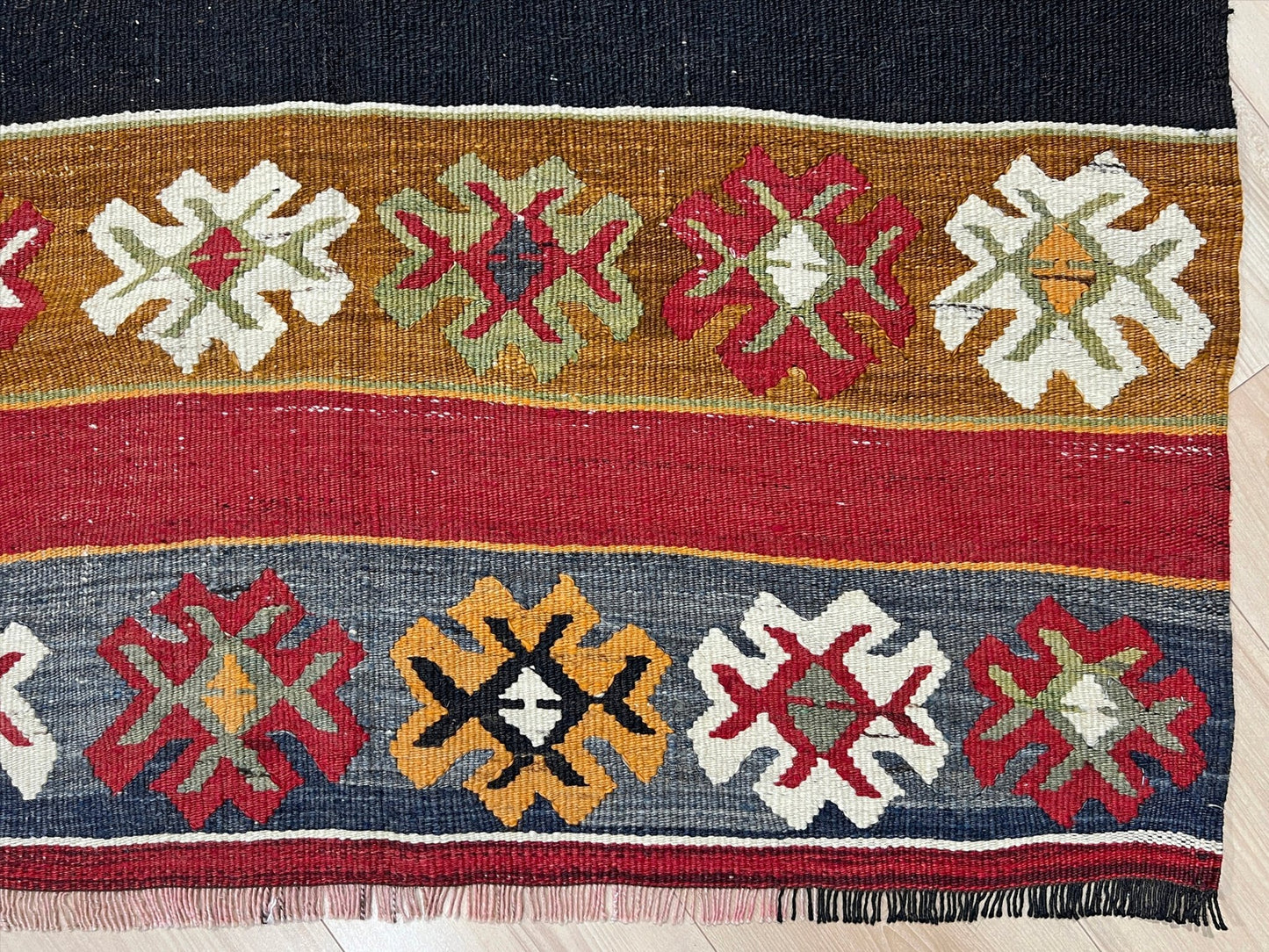 Denizli floral turkish kilim rug shop. Oriental rug shop san francisco. Buy flatweave kilim rug online.