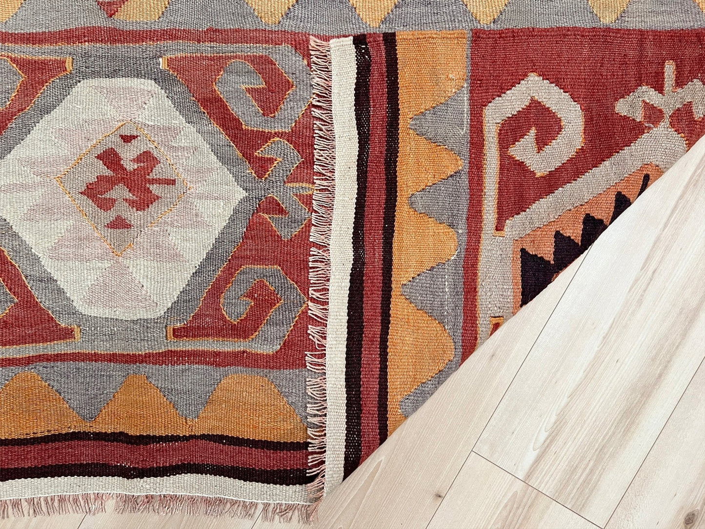 Kayseri Turkish kilim rug shop san francisco bay area. Handmade wool flatweave rug. Buy tribal navajo style rug online.