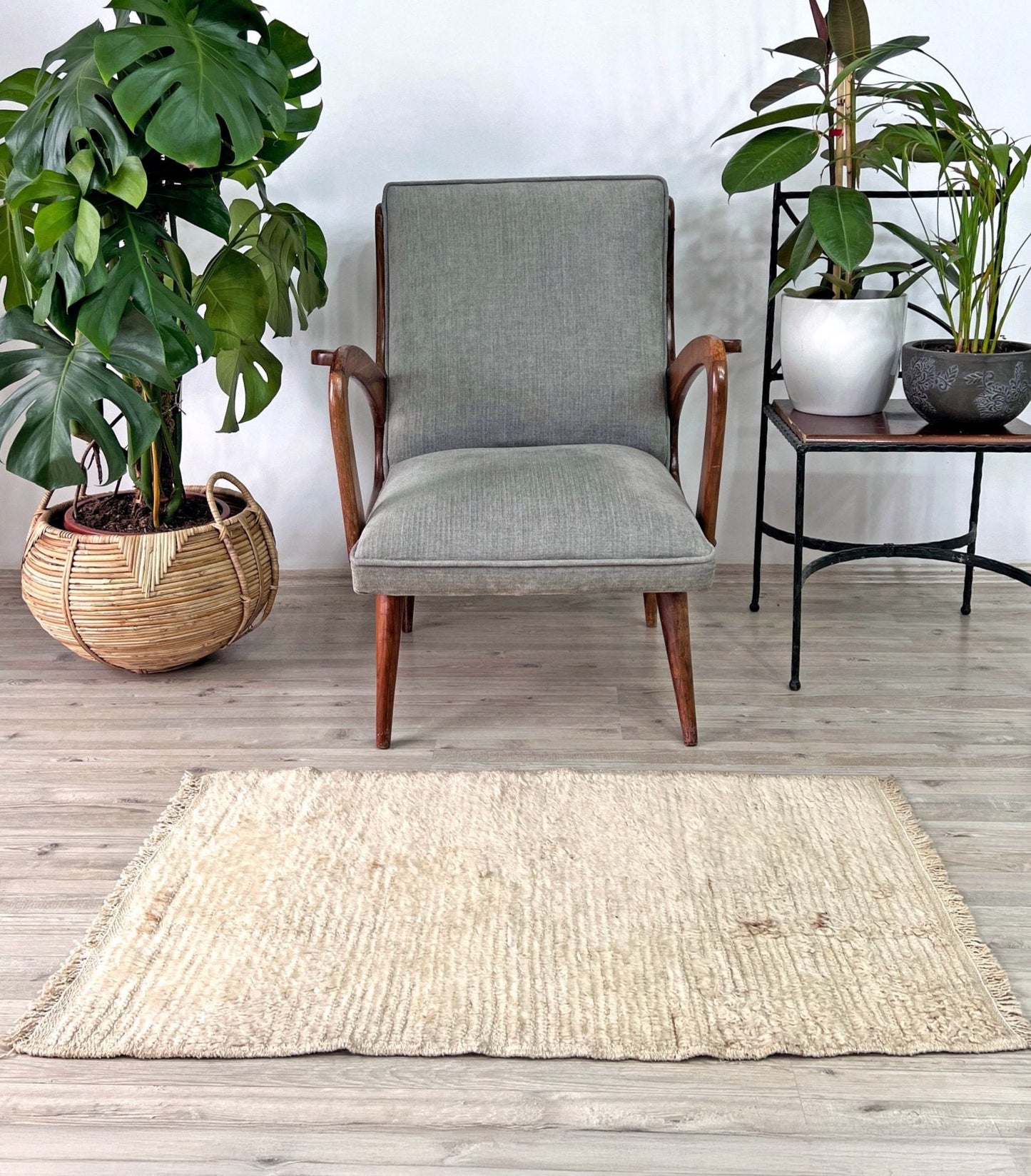 2x3 neutral handmade small wool rug for bathroom bedroom kitchen under the desk. Turkish rug shop san francisco bay area. Free shipping.