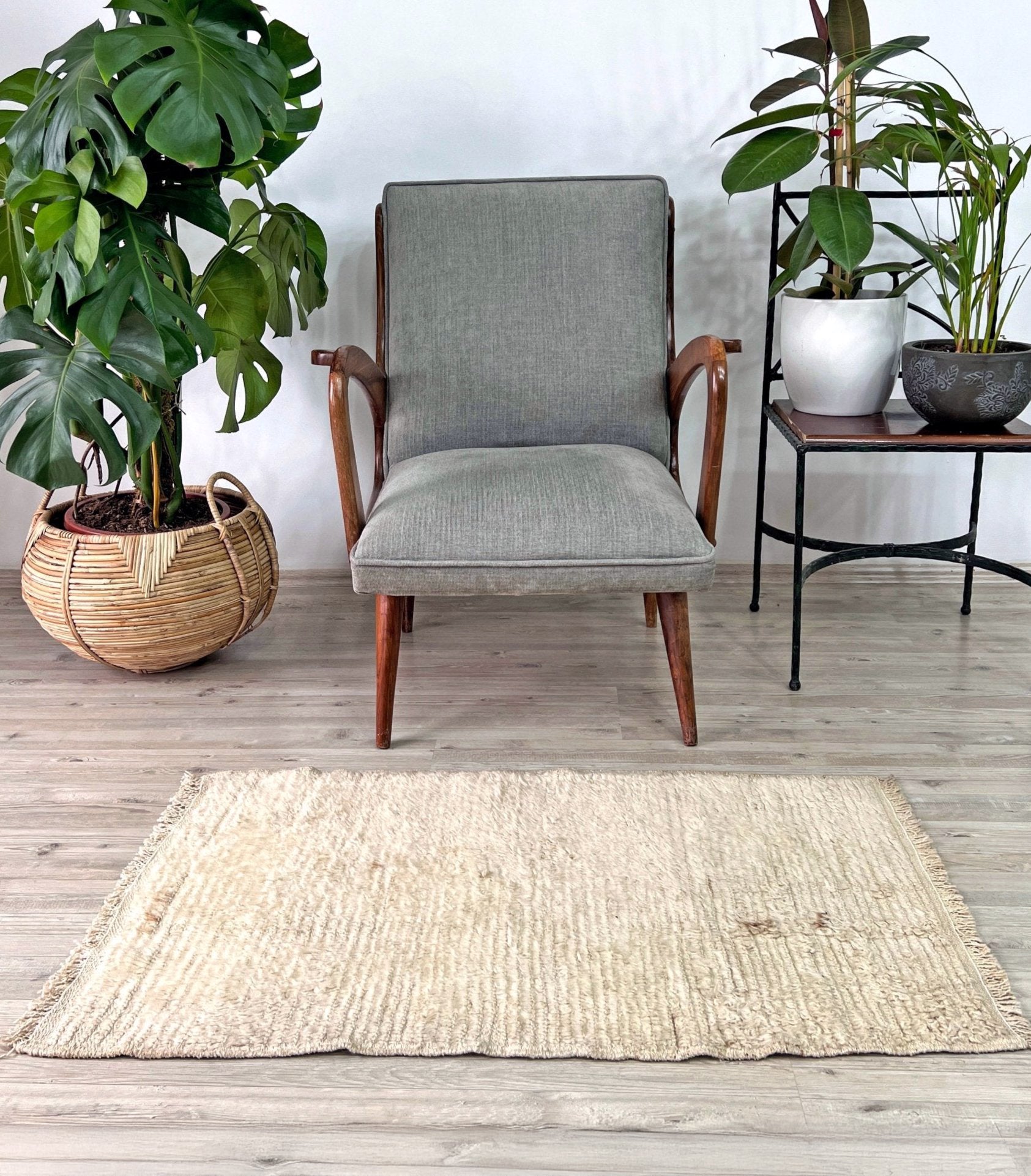 2x3 neutral handmade small wool rug for bathroom bedroom kitchen under the desk. Turkish rug shop san francisco bay area. Free shipping.