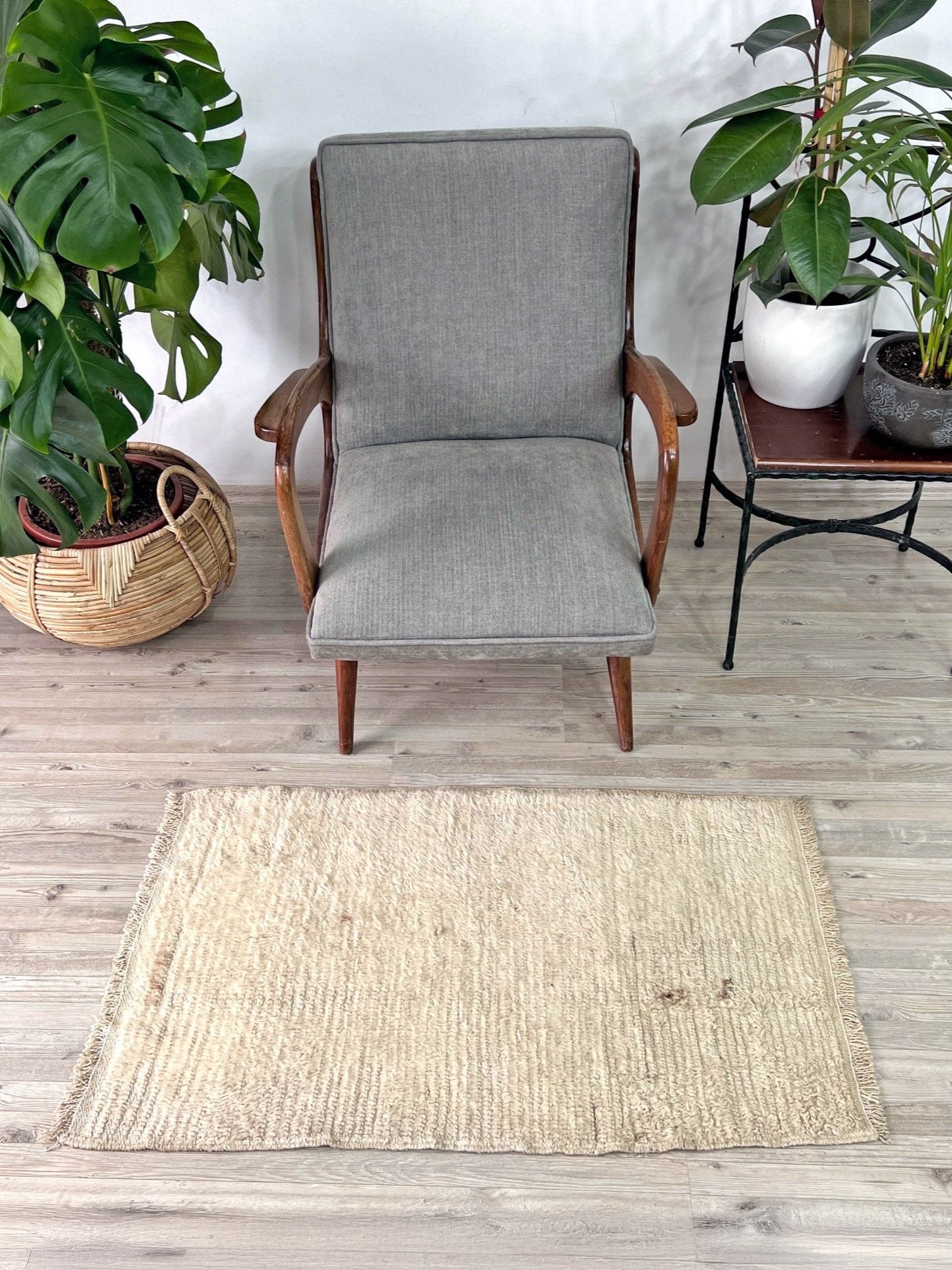 2x3 neutral handmade small wool rug for bathroom bedroom kitchen under the desk. Turkish rug shop san francisco bay area. Free shipping.