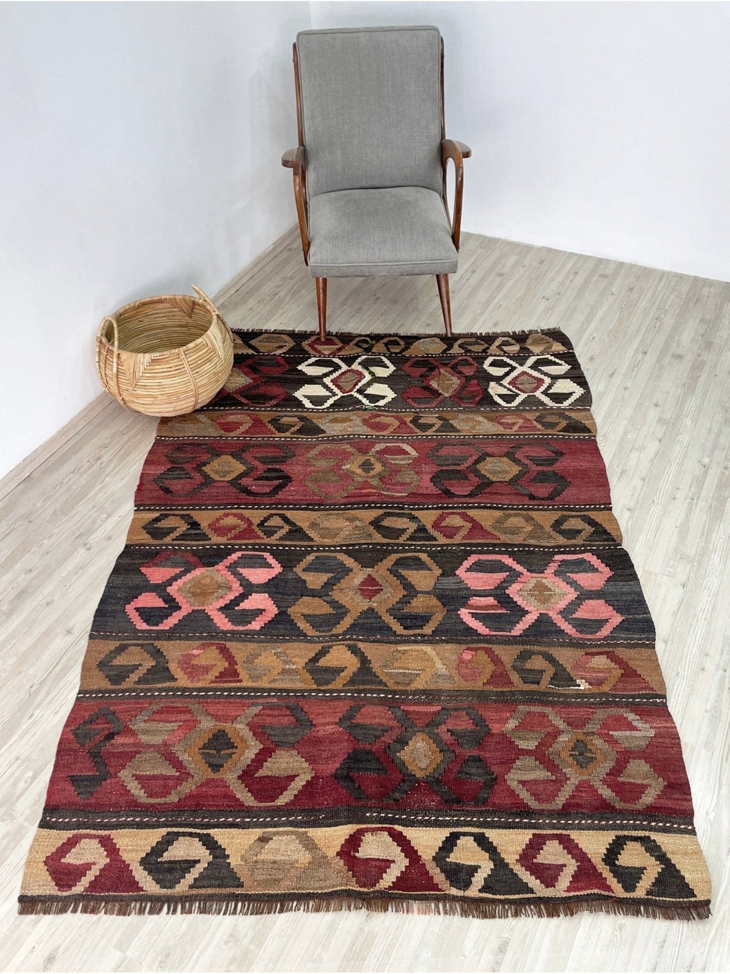 5x7 vintage wool turkish kilim flatweave rug in earth tones and with tribal design. Kilim rug shop san francisco bay areaç buy rug online free shipping 