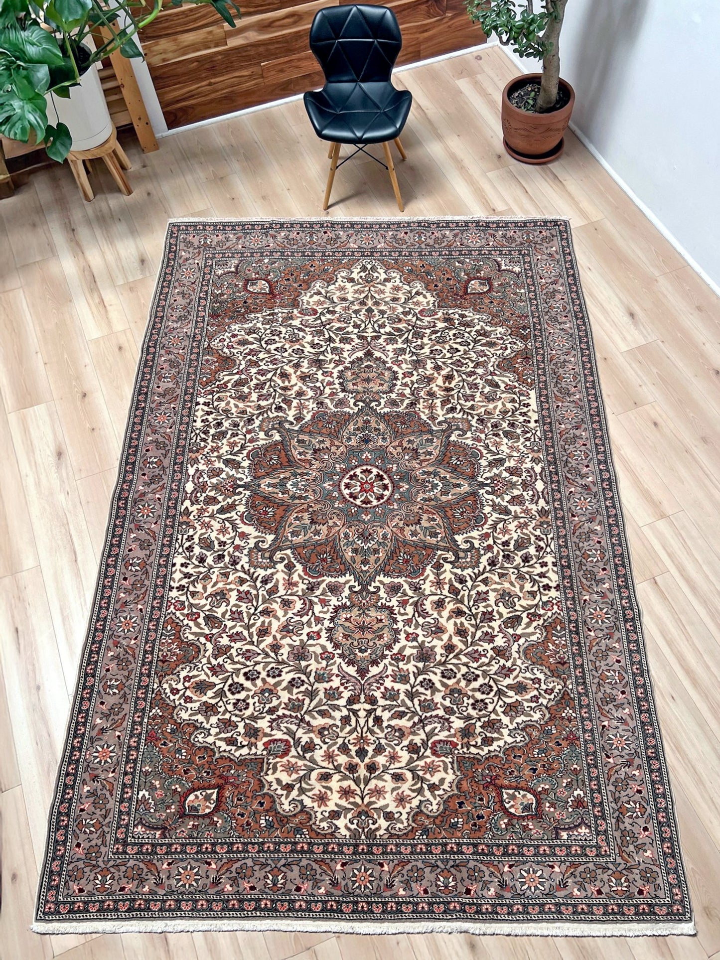 Neutral floral handmade turkish area rug 7x10 natural sheep wool oriental carpet for living room bedroom. Available in our store best rug shop san francisco bay area. 