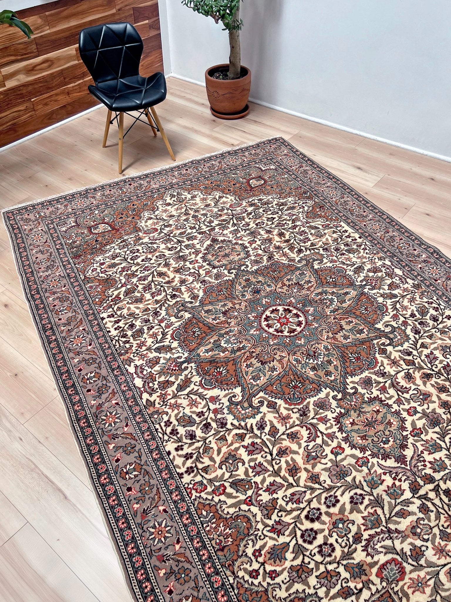 Neutral floral handmade turkish area rug 7x10 natural sheep wool oriental carpet for living room bedroom. Available in our store best rug shop san francisco bay area. 