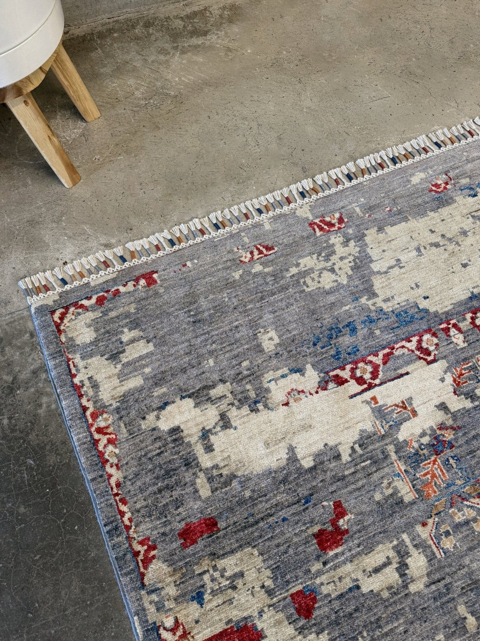 Transitional erased modern Mamluk design rug in 9x12 size with crimson medallion, silvery gray background, and ivory accents — perfect for living rooms, dining rooms, or bedrooms. Handmade wool rug from Indigo Rugs, Burlingame SF Bay Area with free shipping.