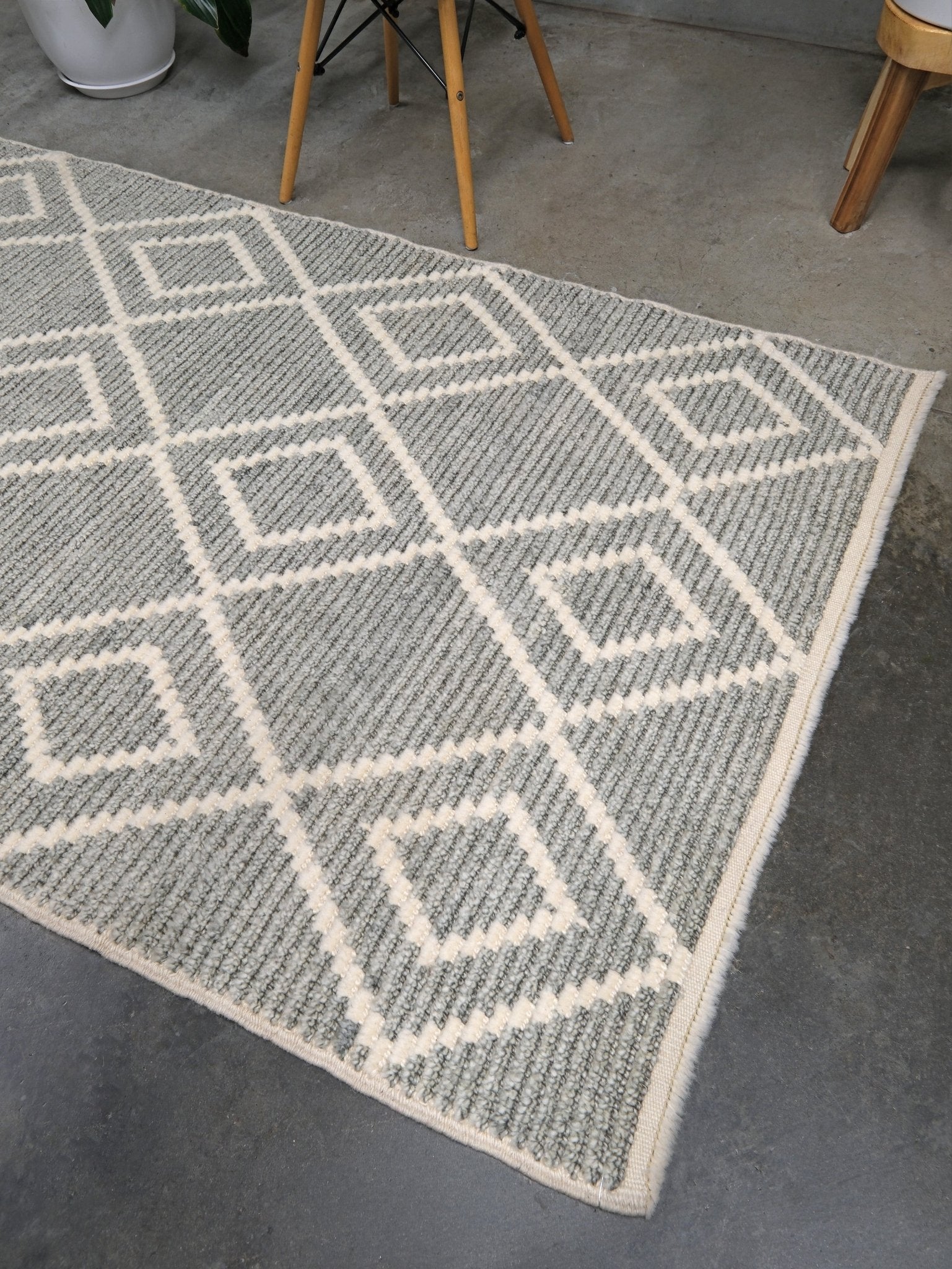 Small gray Turkish Tulu rug with ivory geometric diamond pattern, handmade wool rug, 4x6 from Indigo Rugs Burlingame Bay Area.