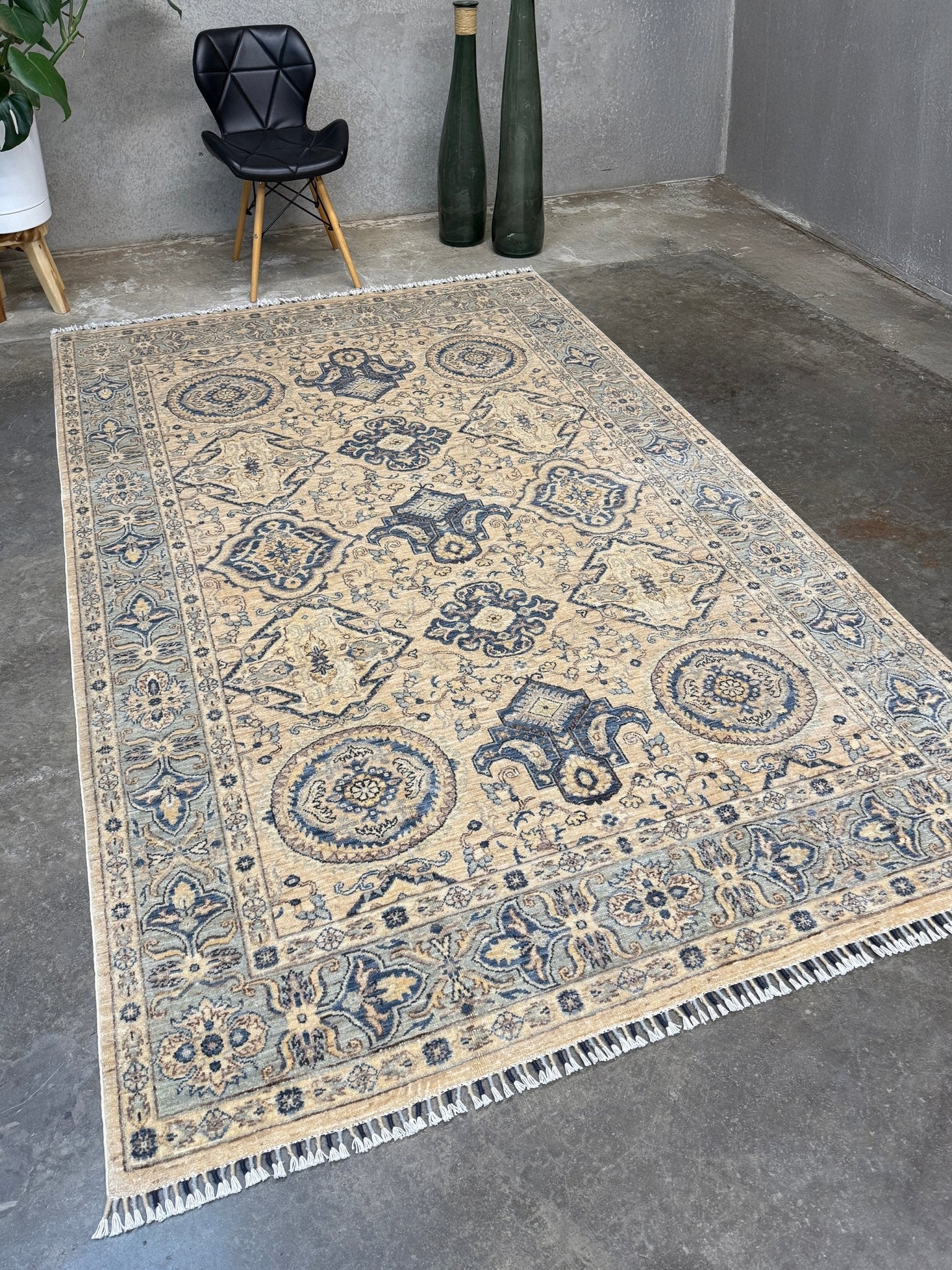 6x9 handmade transitional Ziegler Sultanabad Turkish rug in soft ivory, beige, and muted blue tones with a neutral, calming palette. Ideal for living rooms, dining rooms, and bedrooms in modern, rustic, or coastal décor. From a rug shop in Burlingame, San Francisco Bay Area, CA with free shipping.