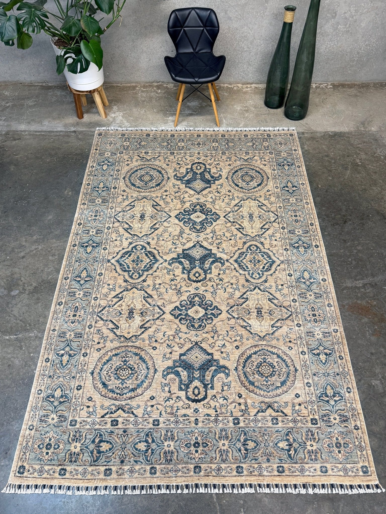 6x9 handmade transitional Ziegler Sultanabad Turkish rug in soft ivory, beige, and muted blue tones with a neutral, calming palette. Ideal for living rooms, dining rooms, and bedrooms in modern, rustic, or coastal décor. From a rug shop in Burlingame, San Francisco Bay Area, CA with free shipping.