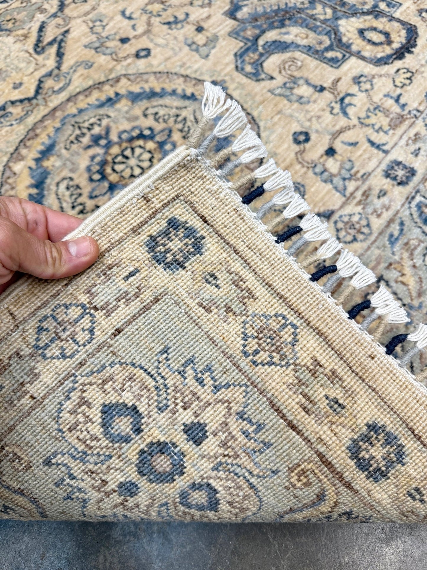 6x9 handmade transitional Ziegler Sultanabad Turkish rug in soft ivory, beige, and muted blue tones with a neutral, calming palette. Ideal for living rooms, dining rooms, and bedrooms in modern, rustic, or coastal décor. From a rug shop in Burlingame, San Francisco Bay Area, CA with free shipping.