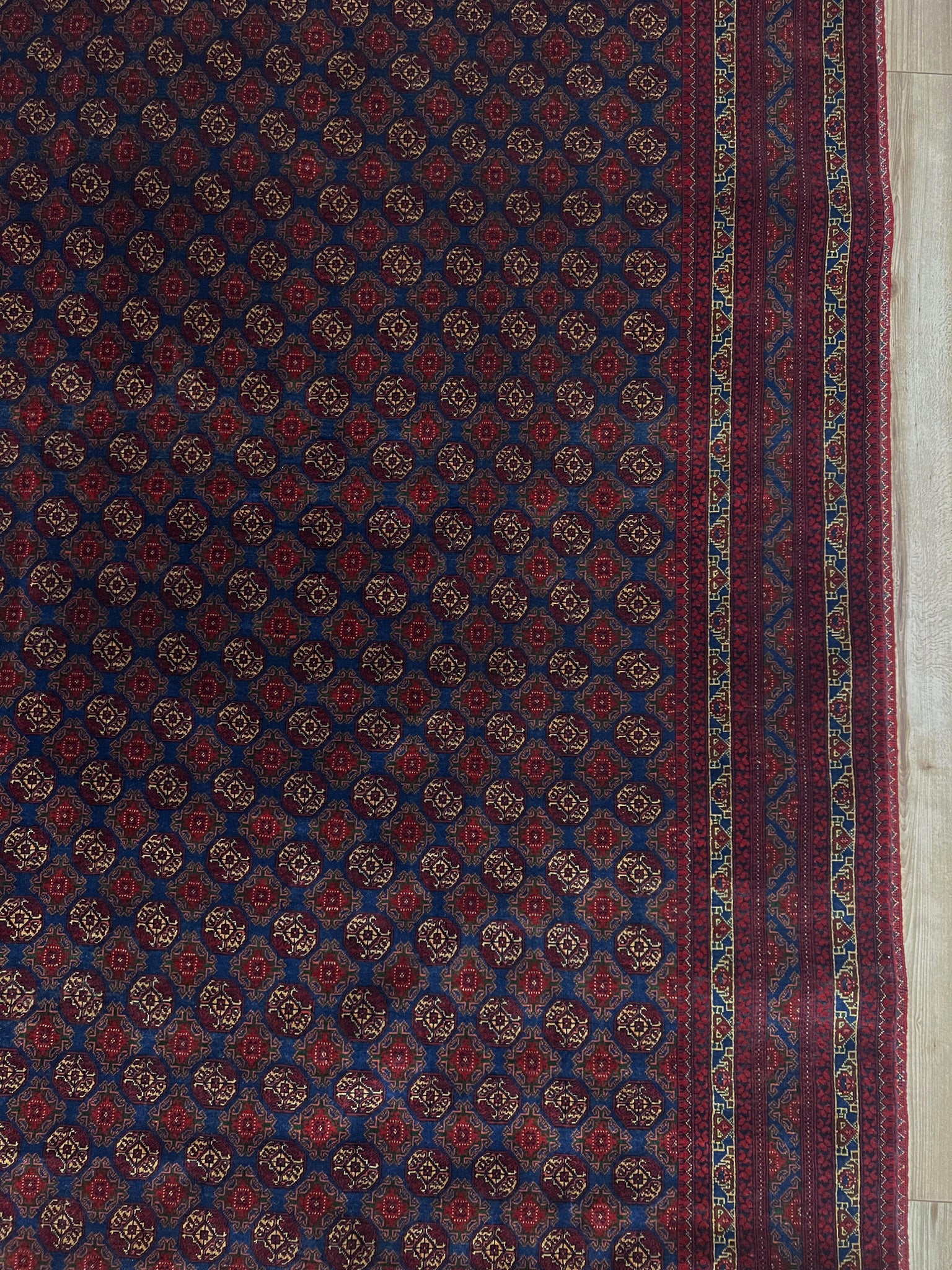 Soft Turkmen rug for living room, bedroom, dining. Oriental rug store san mateo, palo alto, berkeley. Buy oriental rug shop.