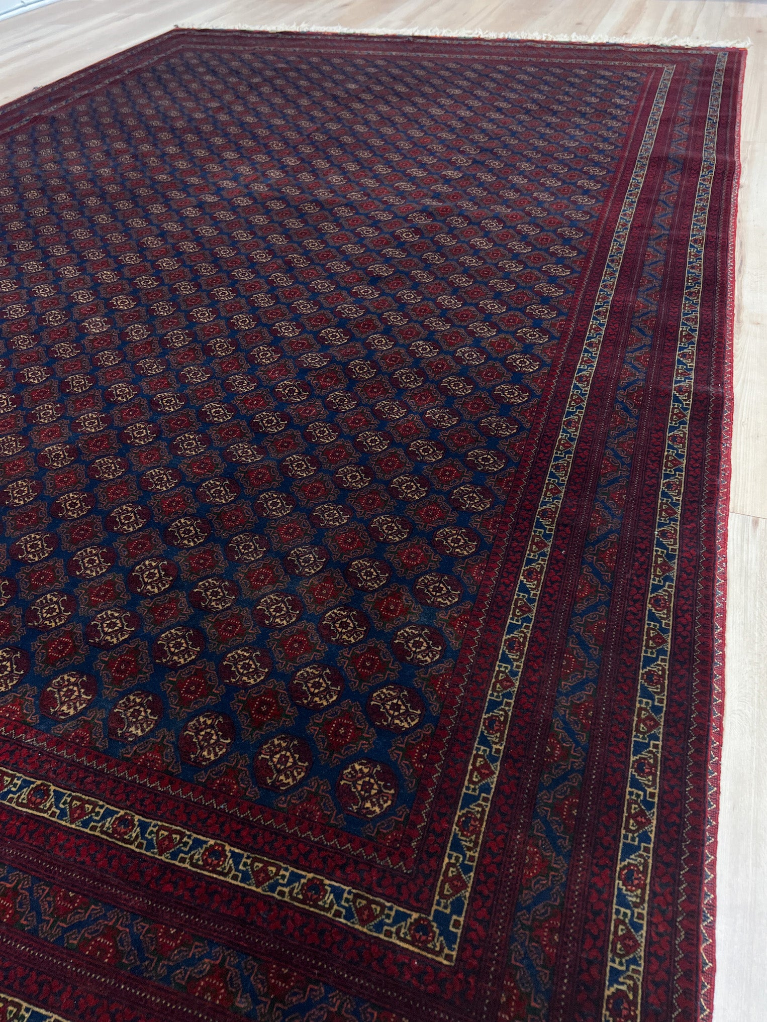 Soft Turkmen rug for living room, bedroom, dining. Oriental rug store san francisco, palo alto, berkeley. Buy oriental rug