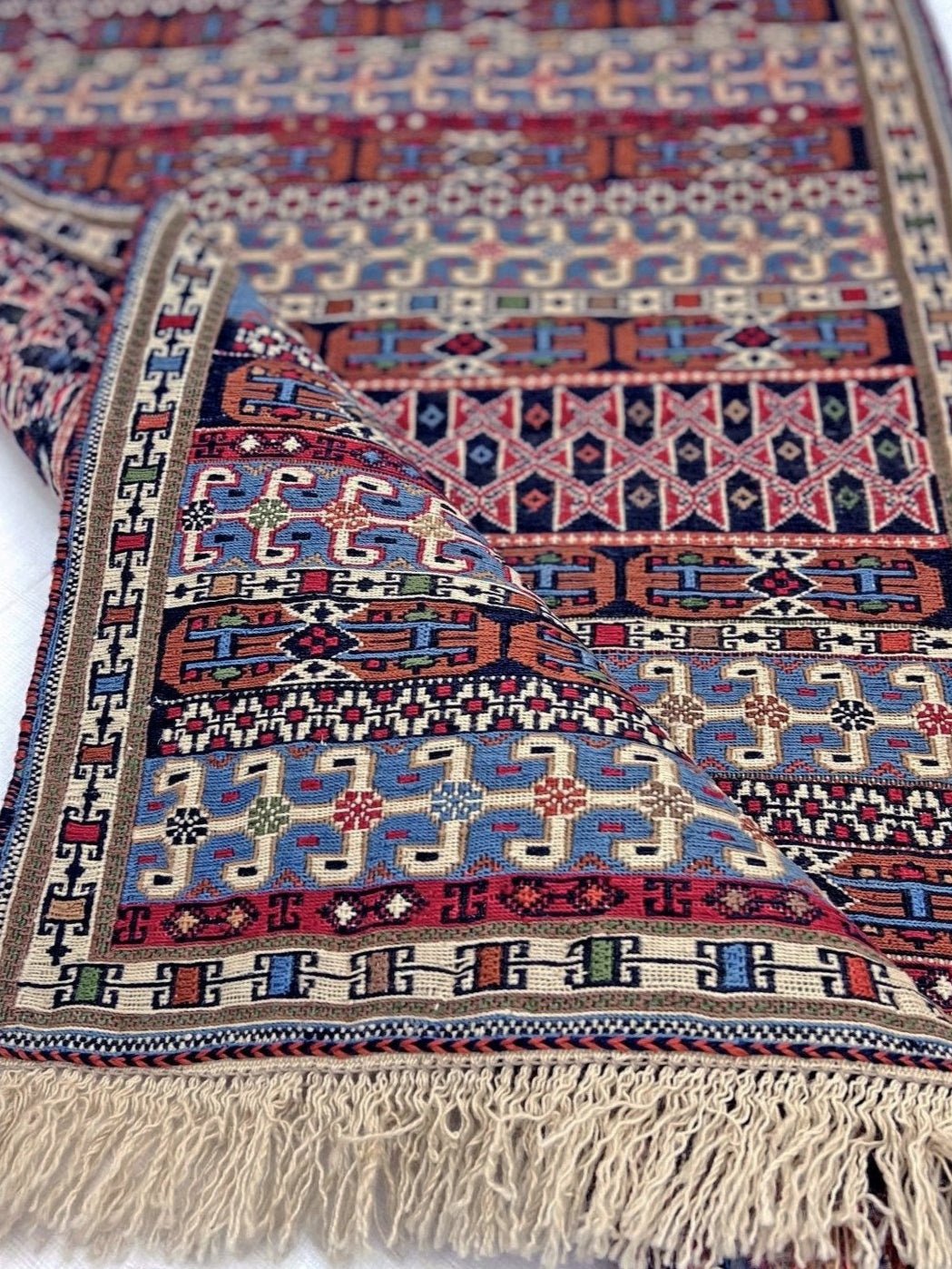 Rahrah Soumak Small Persian Rug. Oriental Rug shop San Francisco Bay Area. Buy handmade rug online free shipping USA Canada
