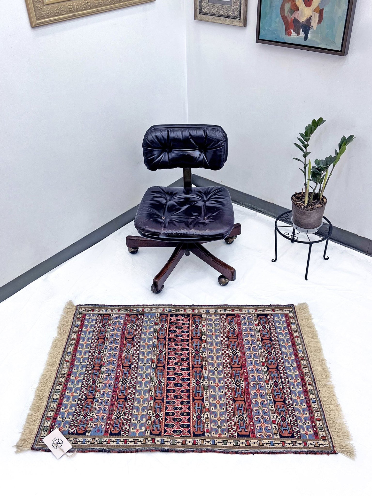 Rahrah Soumak Small Persian Rug. Oriental Rug shop San Francisco Bay Area. Buy handmade rug online free shipping USA Canada