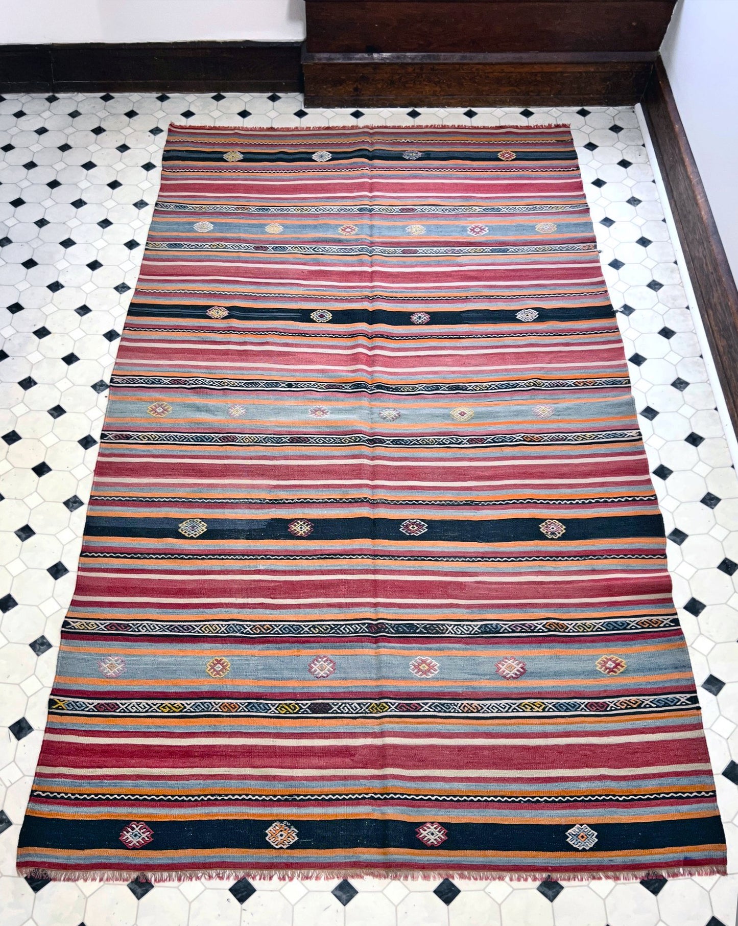 5x9 Sivas Anatolian Kilim rug. Turkish rug store berkeley san francisco. Oriental rug shop palo alto los latos los gatos. Buy oriental rug online free shipping to US, Canada, Toronto, California.