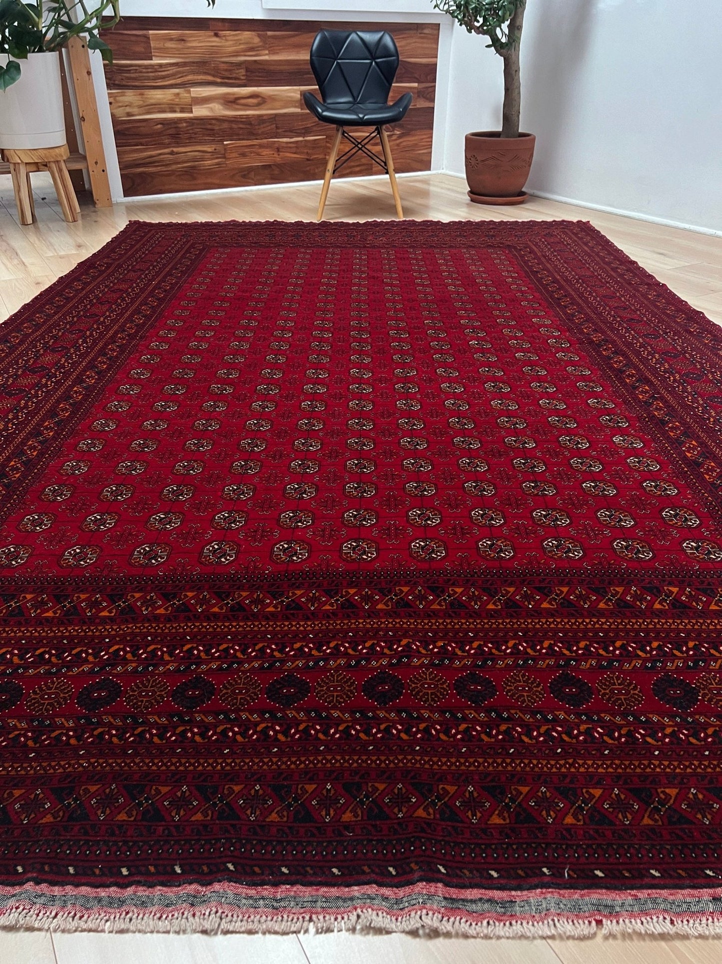 Red bukhara turkmen vintage rug shop berkeley. Handmade traditional wool 7x10 rug shop san francisco bay area.