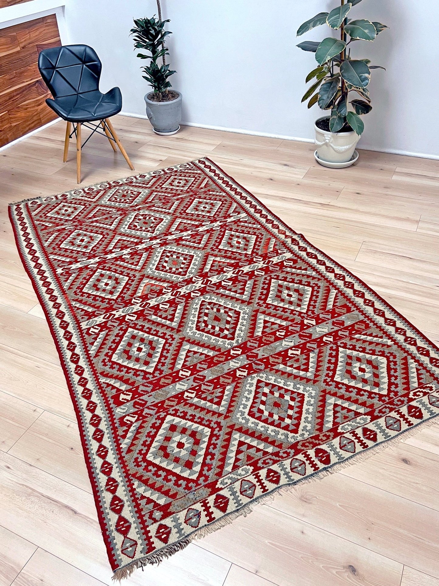 Kars Kilim • Handmade Flatweave Rug (4'8"x7'10")