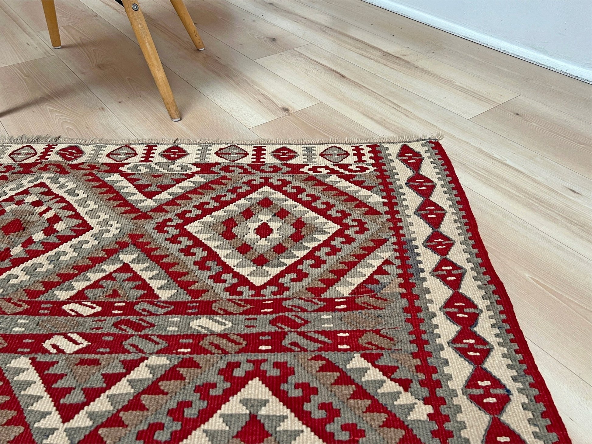 Vintage kurdish van kilim rug 5x8 red beige geometric flatweave eastern anatolia handmade wool tribal rug.