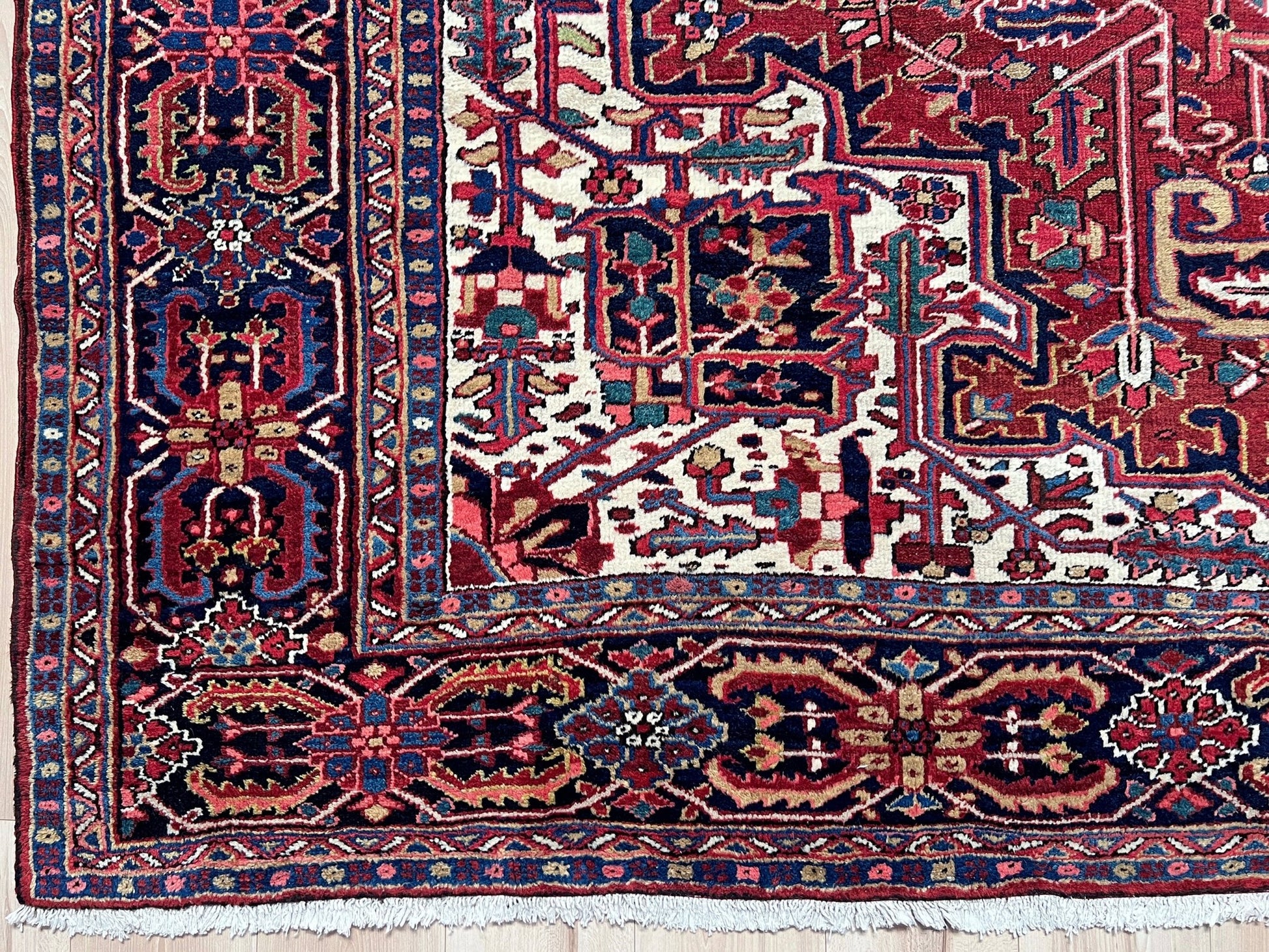 serapi heriz persian handmade area rug. 10x14 vintage rug for living room. Luxury living room rug shop palo alto menlo park. Oriental rug shop san francisco bay area.