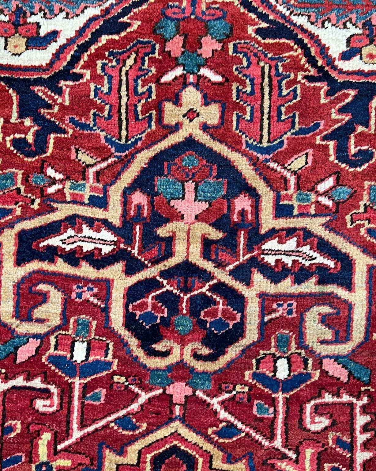 serapi heriz persian handmade area rug. 10x14 vintage rug for living room. Luxury living room rug shop palo alto menlo park. Oriental rug shop san francisco bay area.