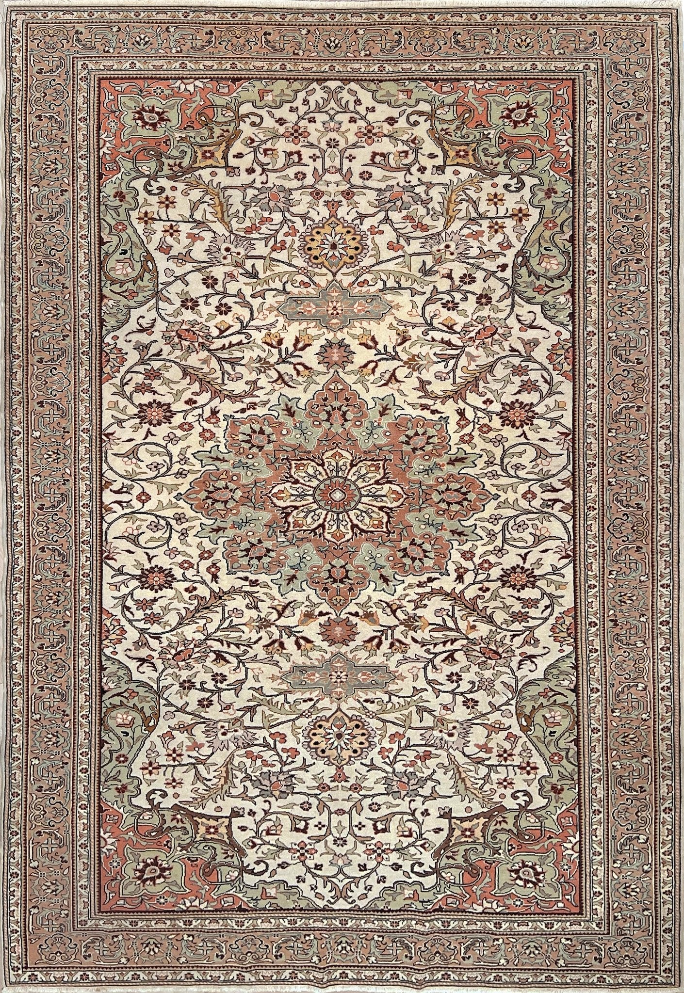 Kayseri vintage turkish rug shop san francisco bay area. Luxury rug shop palo alto menlo park. Neutral rug for living room bedroom dining.