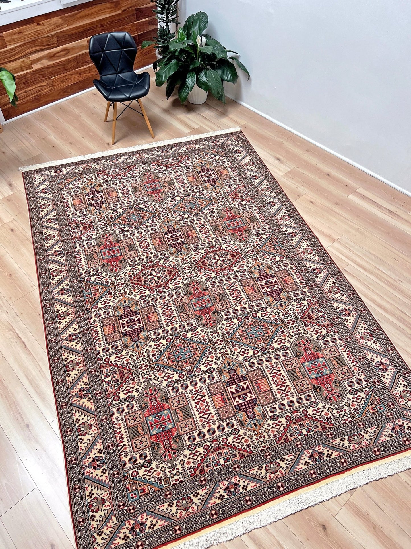 Kayseri tribal turkish rug shop san francisco bay area. Handmade luxury wool rug palo alto.