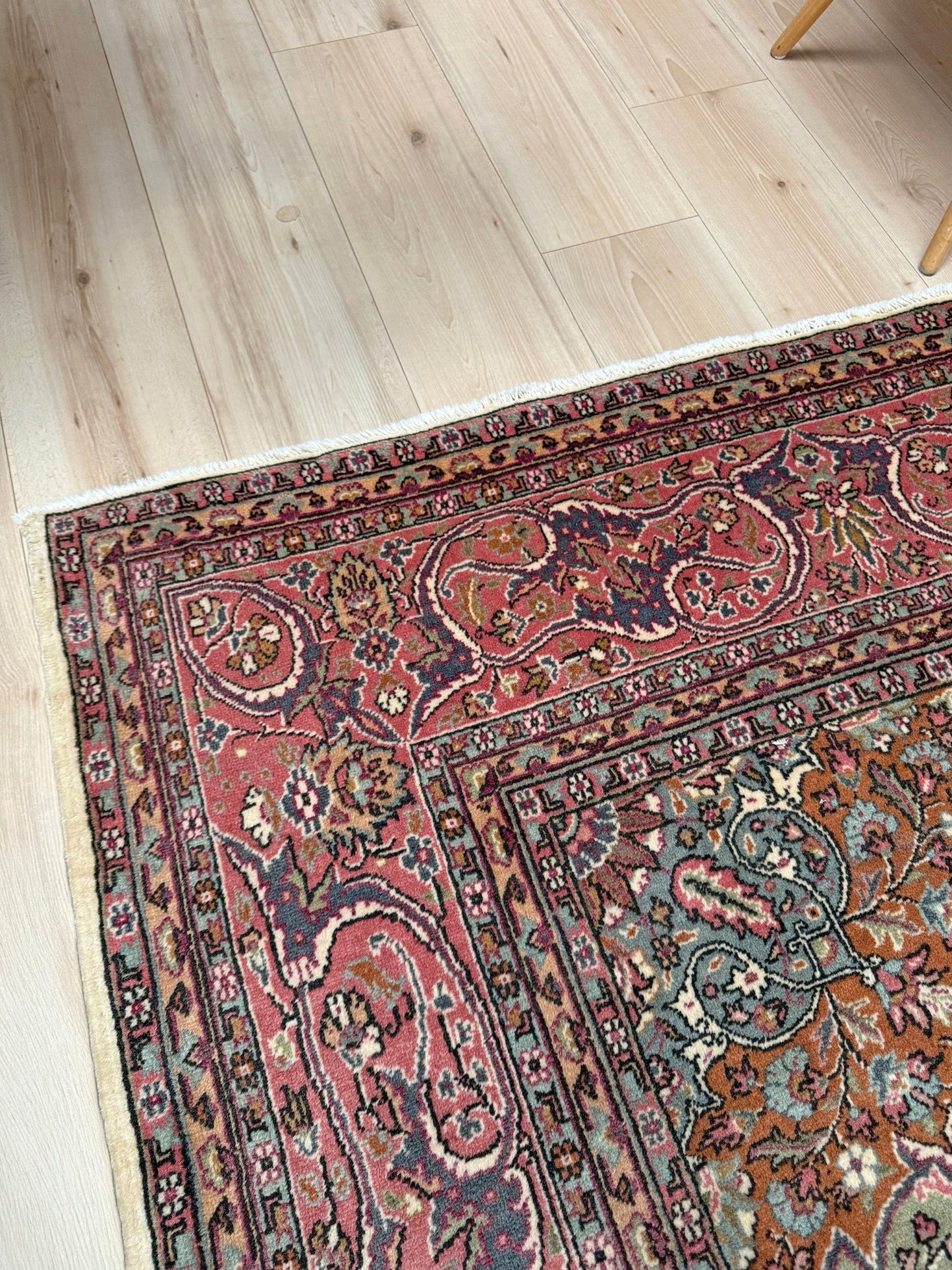 Pink and brown vintage Turkish rug. This luxurious 9x12 handmade wool carpet is available in Burlingame CA SF Bay Area with free shipping, perfect for adding a touch of elegance to any home decor.