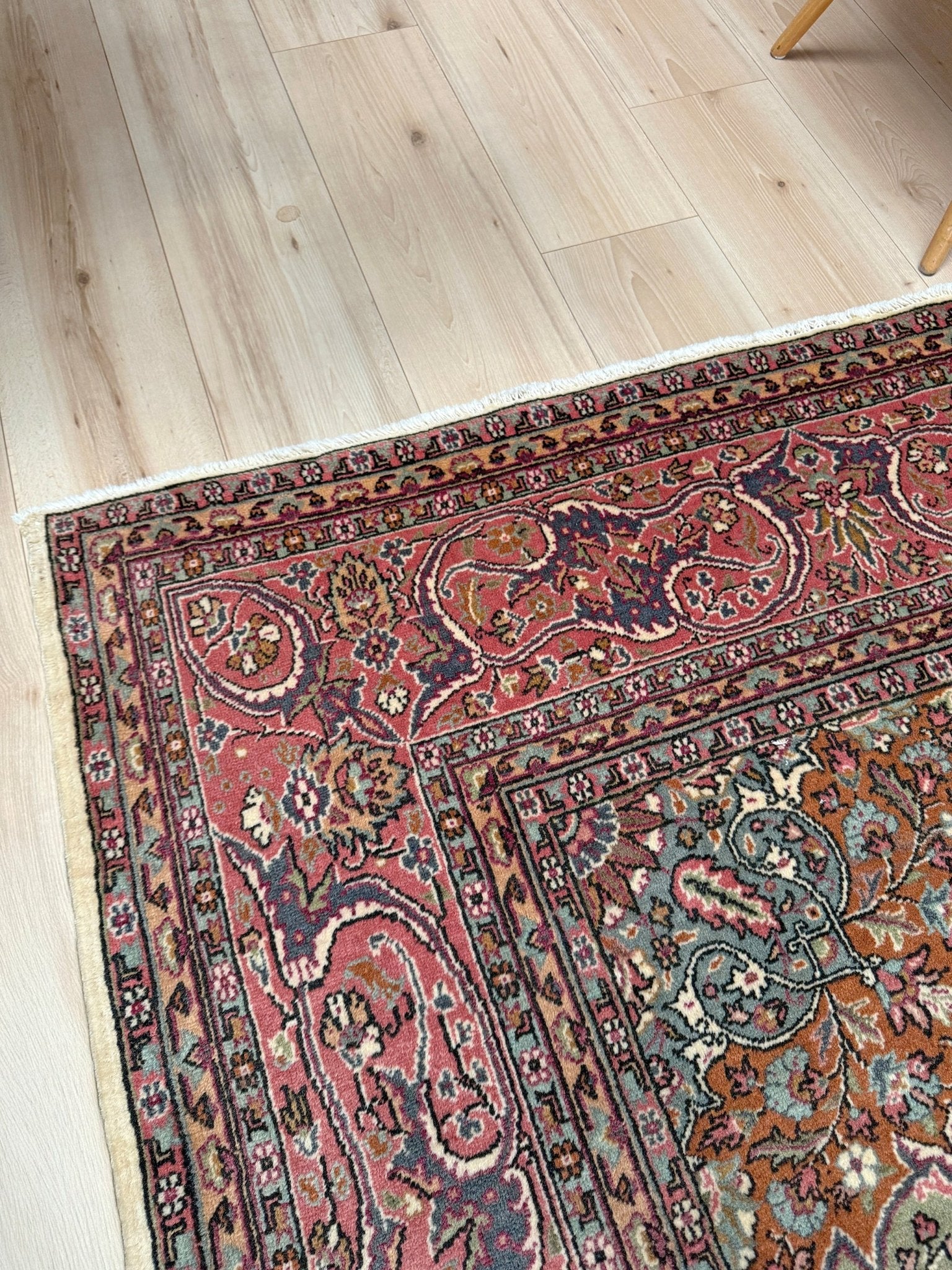 Pink and brown vintage Turkish rug. This luxurious 9x12 handmade wool carpet is available in Burlingame CA SF Bay Area with free shipping, perfect for adding a touch of elegance to any home decor.