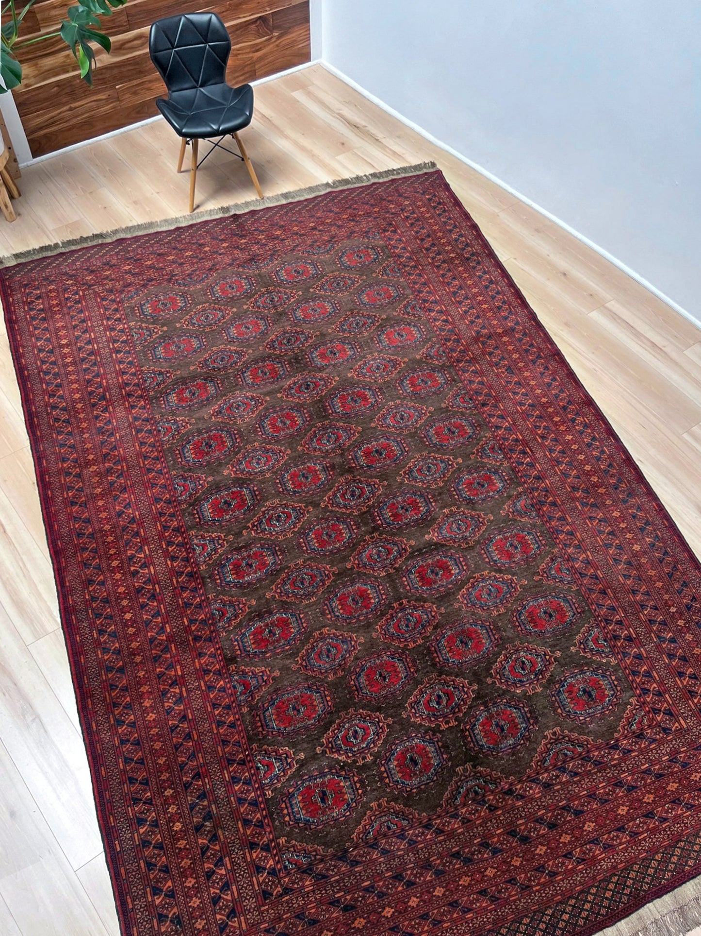 uzbek bukhara vintage rug 9x12. Luxury handmade rug shop palo alto. Oriental rug shop palo alto sf bay area.
