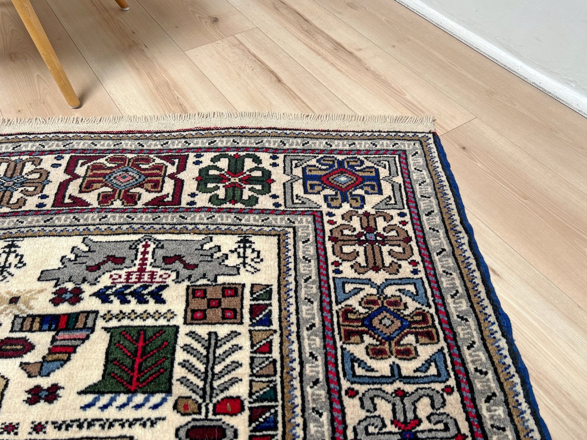 Konya Cavuslu vintage turkish rug shop san francisco bay area. Oriental rug shop Palo alto. Luxury rug shop berkeley CA.