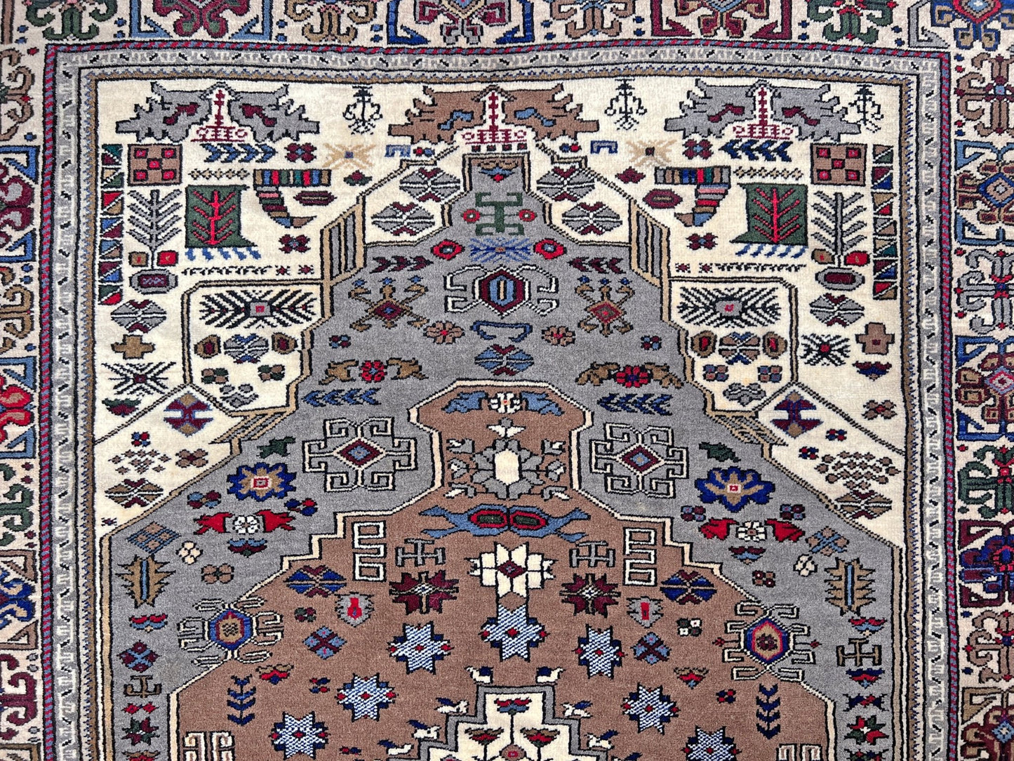 Konya Cavuslu vintage turkish rug shop san francisco bay area. Oriental rug shop Palo alto. Luxury rug shop berkeley CA.