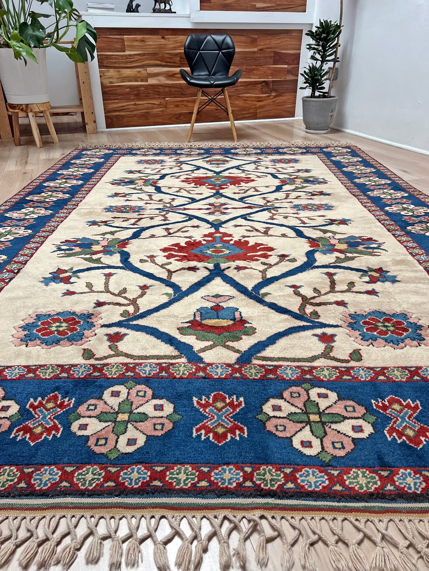 Konya floral turkish rug shop san francisco bay area. Handmade Rug Shop Palo Alto.