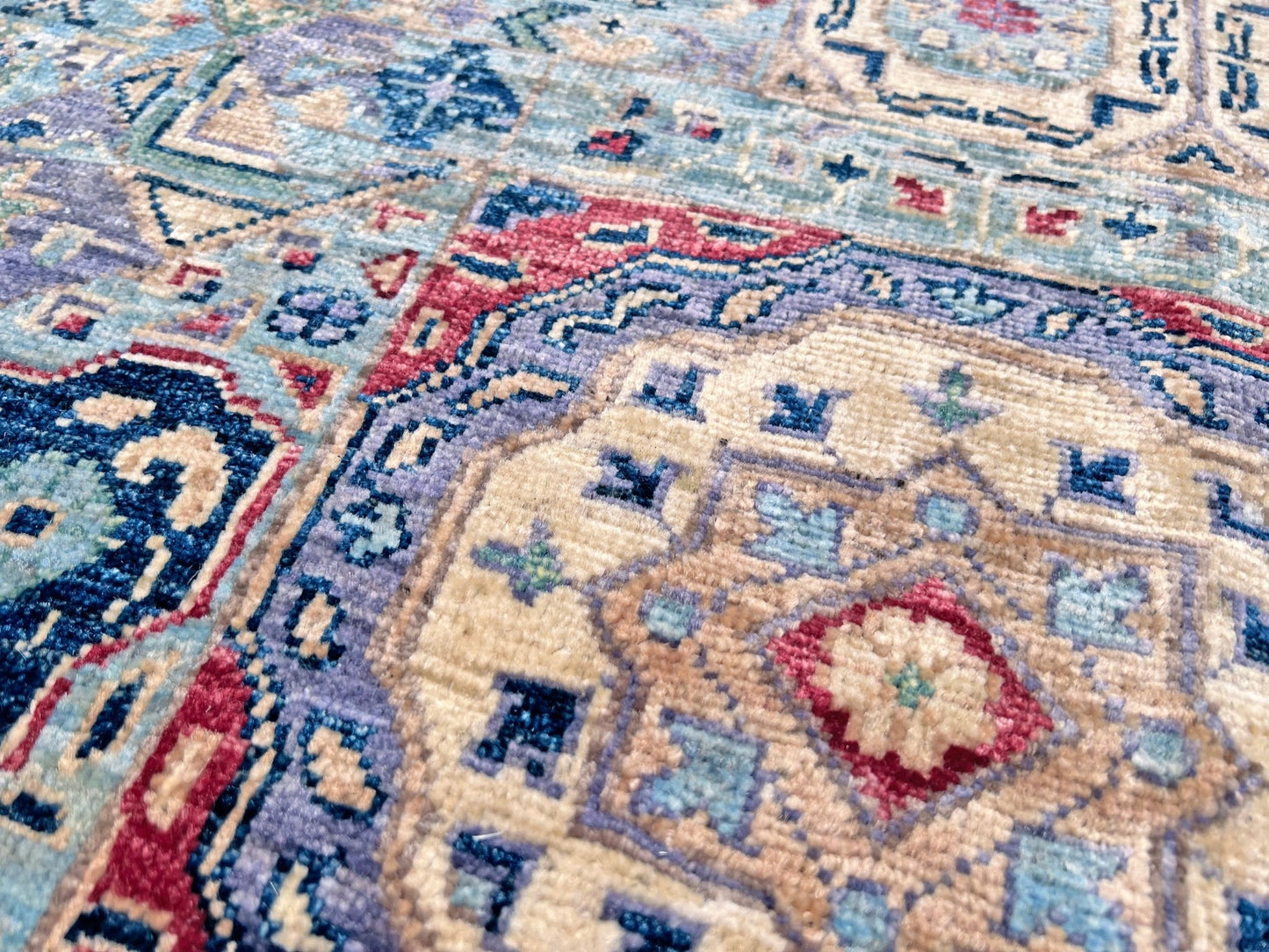 mamluk handmade area rug. Luxury rug for living room. Exquisite rug shop palo alto. Oriental rug shop san francisco bay area.