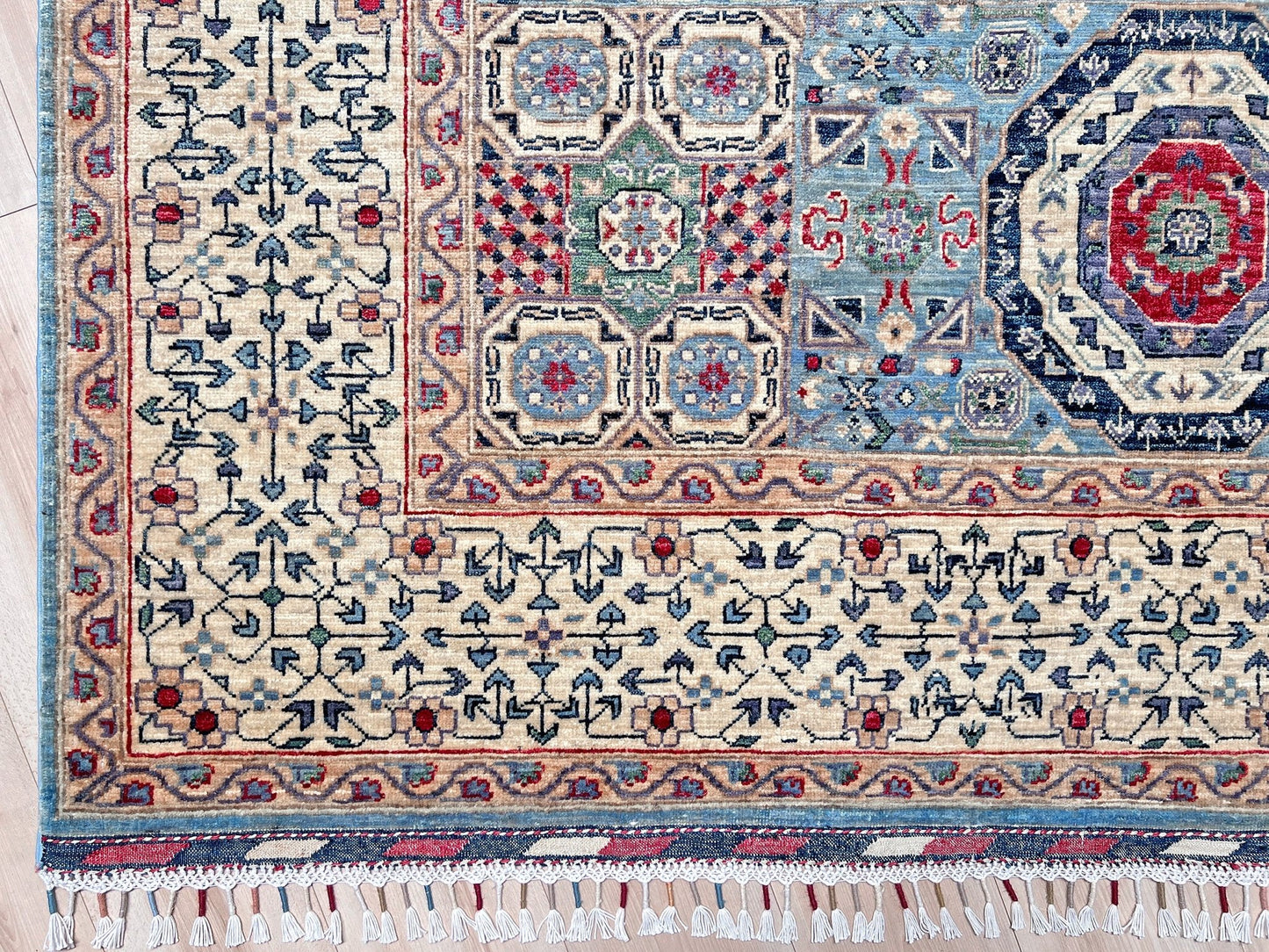 mamluk handmade area rug. Luxury rug for living room. Exquisite rug shop palo alto. Oriental rug shop san francisco bay area.