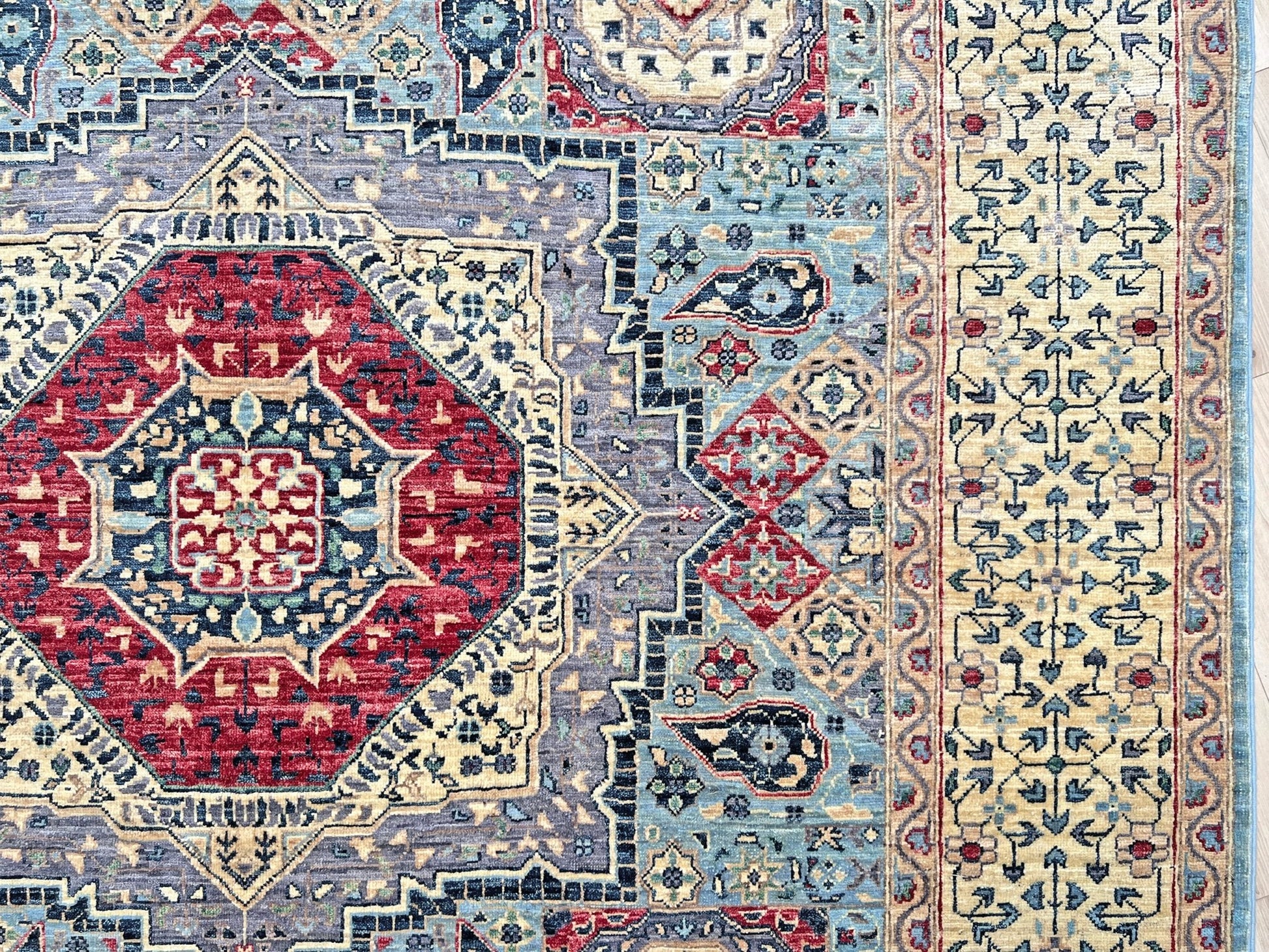 mamluk handmade area rug. Luxury rug for living room. Exquisite rug shop palo alto. Oriental rug shop san francisco bay area.