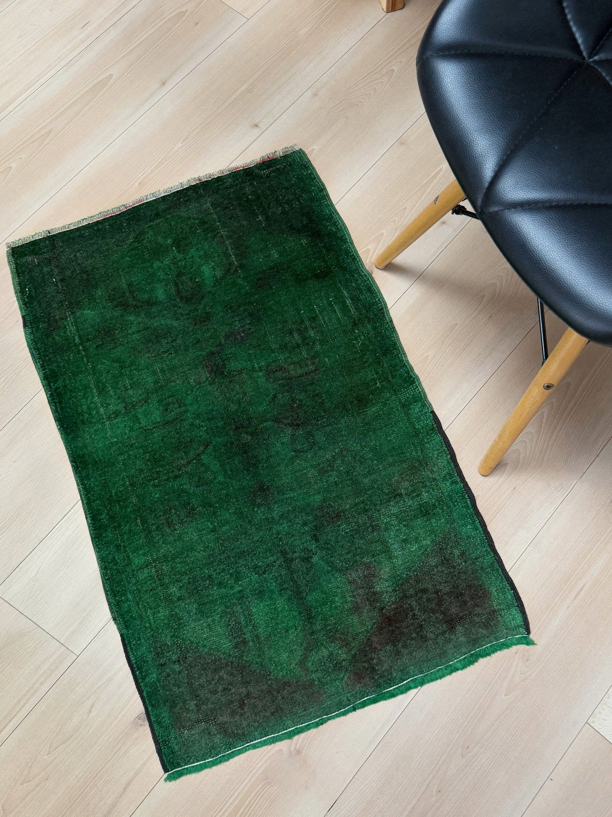 Emerald Green Jewel toned 2x3 handmade small wool rug for bathroom bedroom kitchen under the desk. Turkish rug shop san francisco bay area.