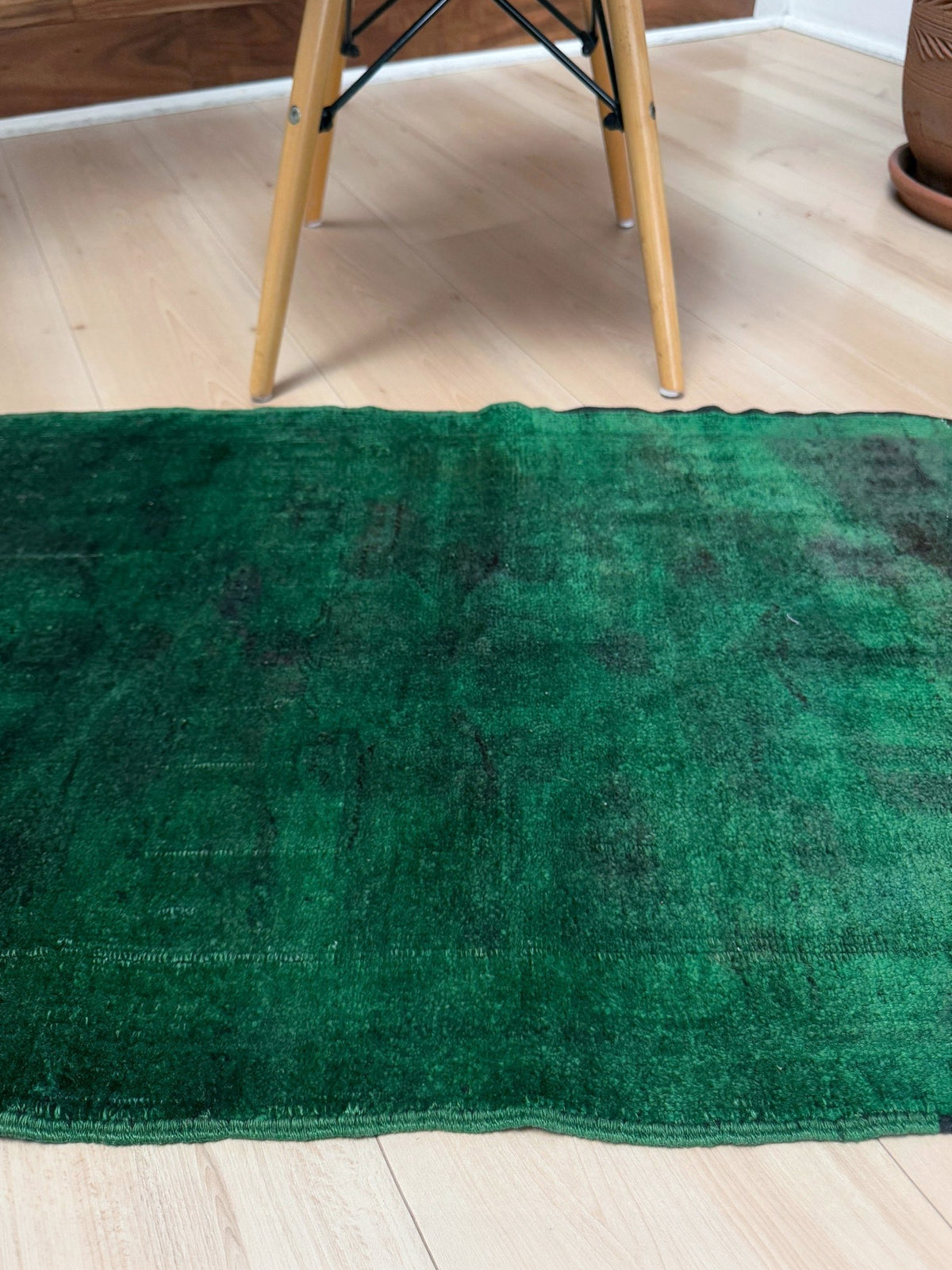 Emerald Green Jewel toned 2x3 handmade small wool rug for bathroom bedroom kitchen under the desk. Turkish rug shop san francisco bay area.