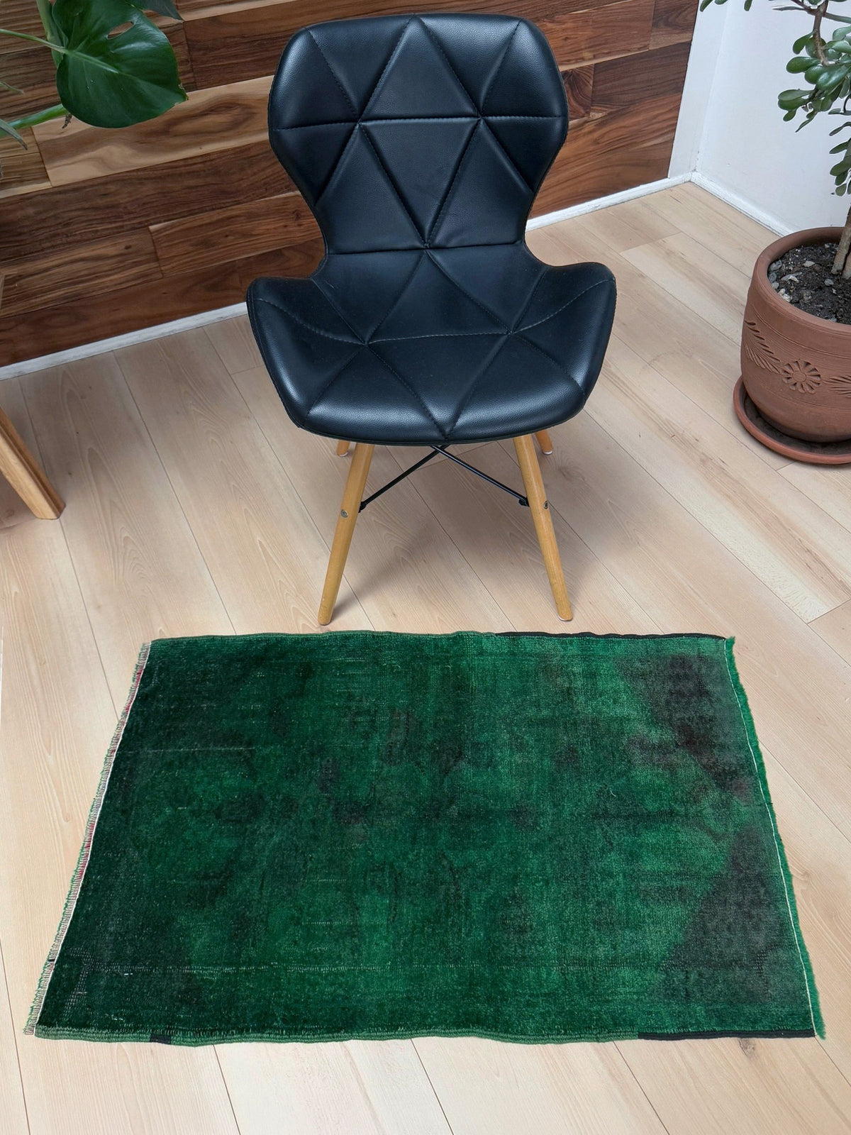 Emerald Green Jewel toned 2x3 handmade small wool rug for bathroom bedroom kitchen under the desk. Turkish rug shop san francisco bay area.
