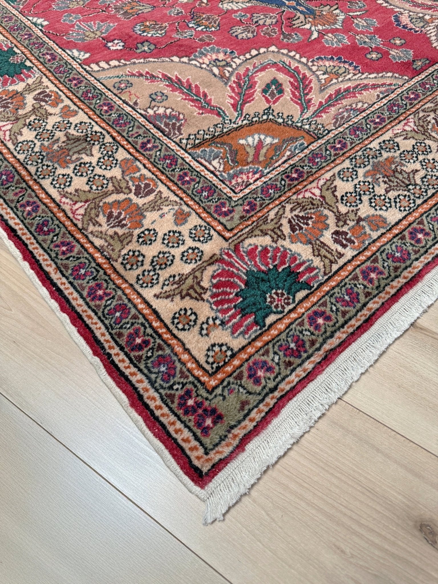 Crimson Red 5x7 Kayseri handmade Turkish wool rug from the best rug shop in the San Francisco Bay Area, Burlingame CA, free shipping available. Perfect for living rooms, bedrooms, dining rooms, studies, or formal sitting areas