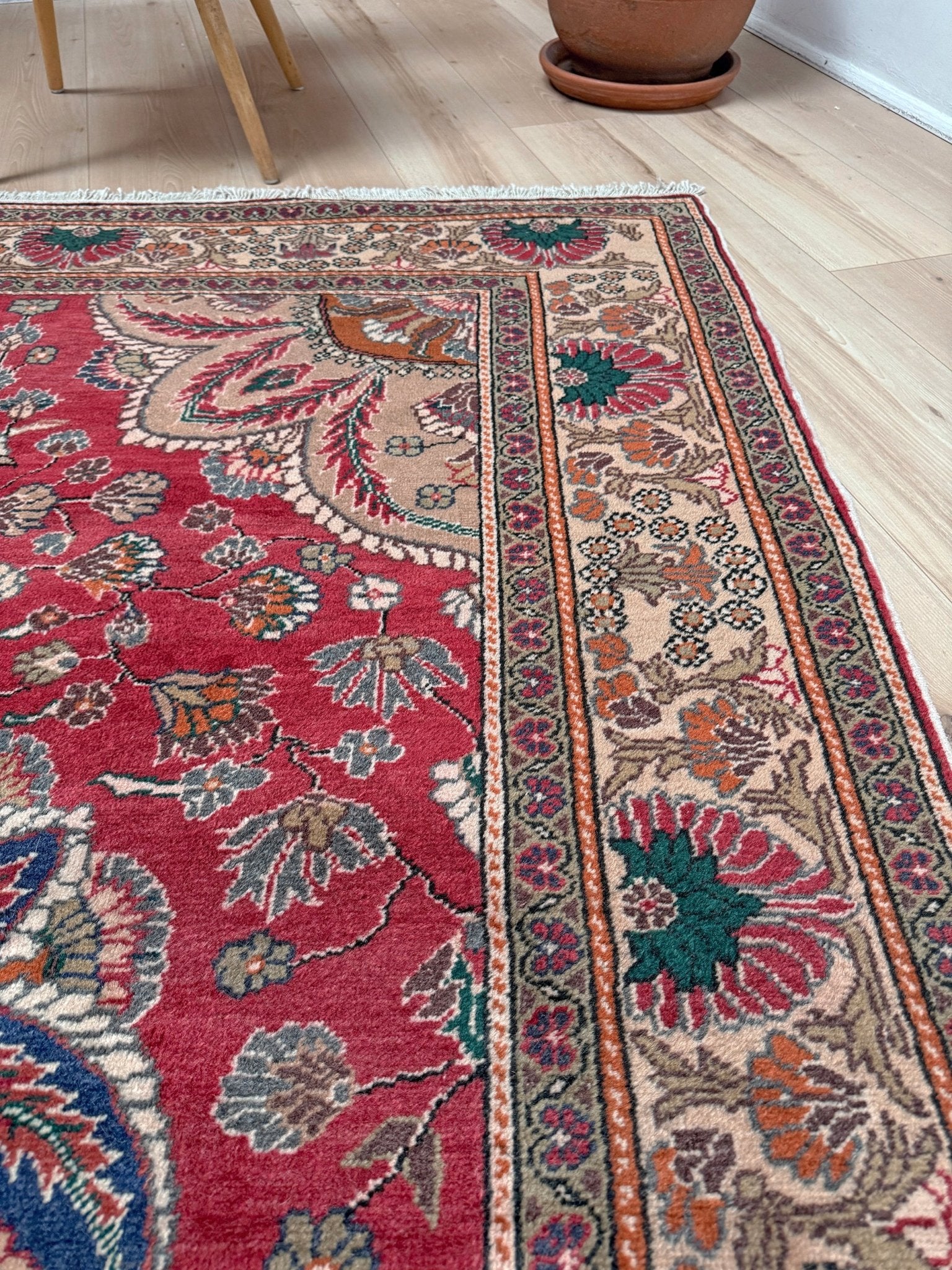 Crimson Red 5x7 Kayseri handmade Turkish wool rug from the best rug shop in the San Francisco Bay Area, Burlingame CA, free shipping available. Perfect for living rooms, bedrooms, dining rooms, studies, or formal sitting areas