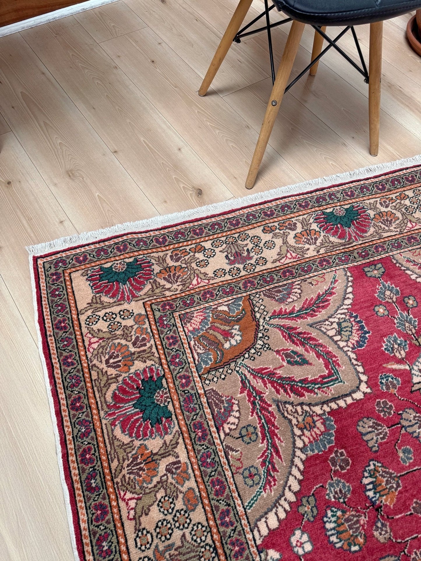 Crimson Red 5x7 Kayseri handmade Turkish wool rug from the best rug shop in the San Francisco Bay Area, Burlingame CA, free shipping available. Perfect for living rooms, bedrooms, dining rooms, studies, or formal sitting areas