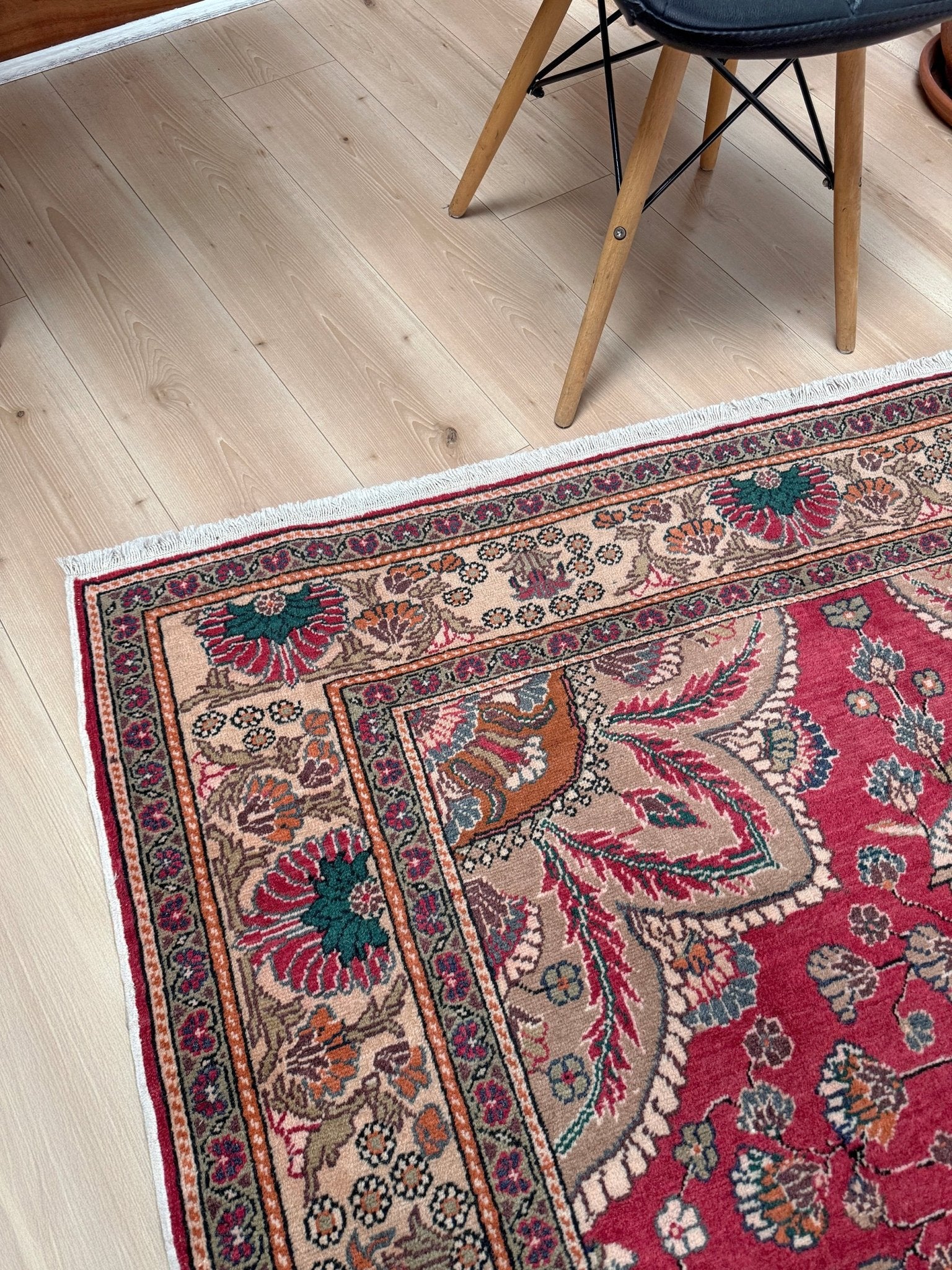 Crimson Red 5x7 Kayseri handmade Turkish wool rug from the best rug shop in the San Francisco Bay Area, Burlingame CA, free shipping available. Perfect for living rooms, bedrooms, dining rooms, studies, or formal sitting areas