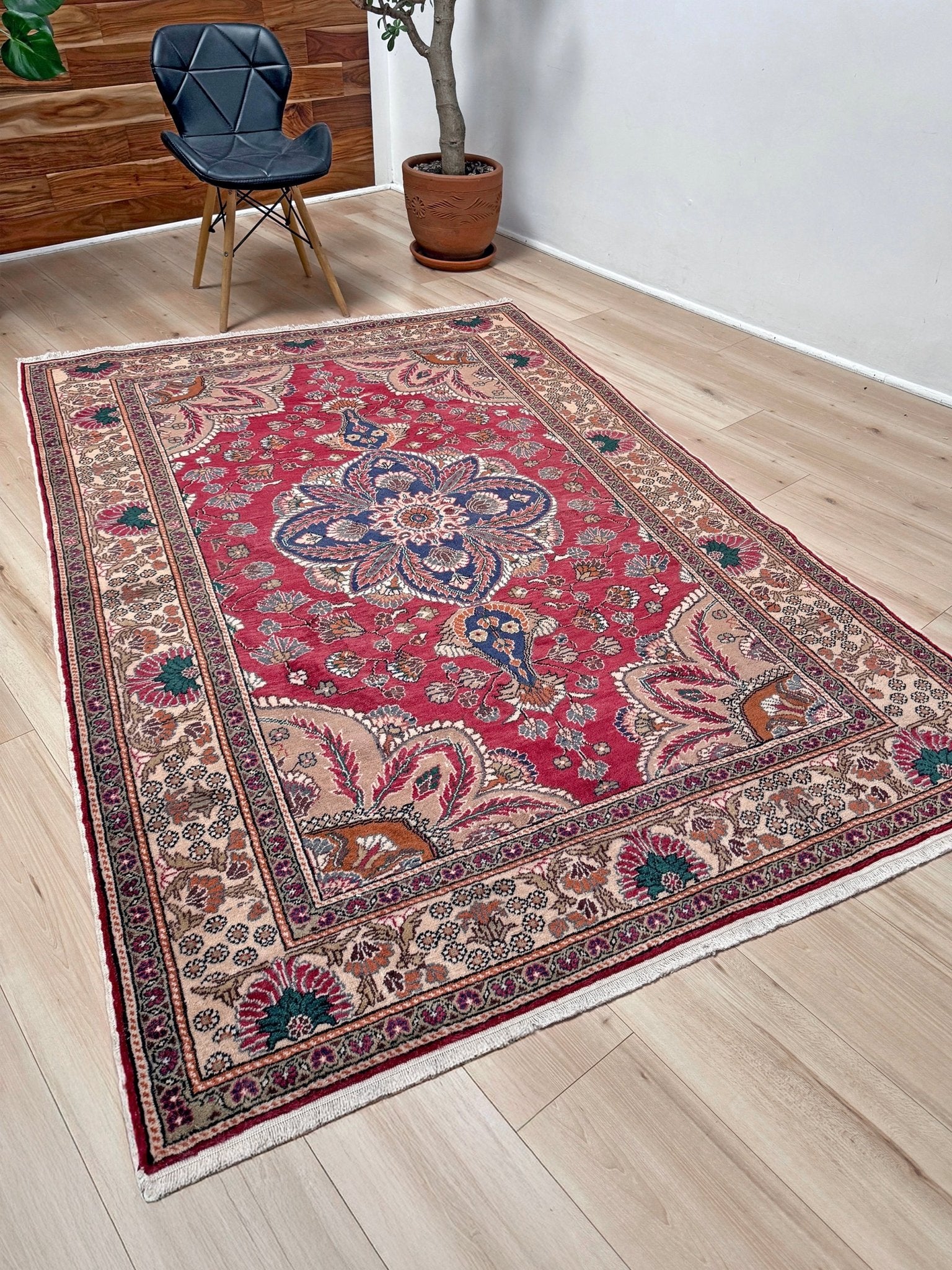 Crimson Red 5x7 Kayseri handmade Turkish wool rug from the best rug shop in the San Francisco Bay Area, Burlingame CA, free shipping available. Perfect for living rooms, bedrooms, dining rooms, studies, or formal sitting areas