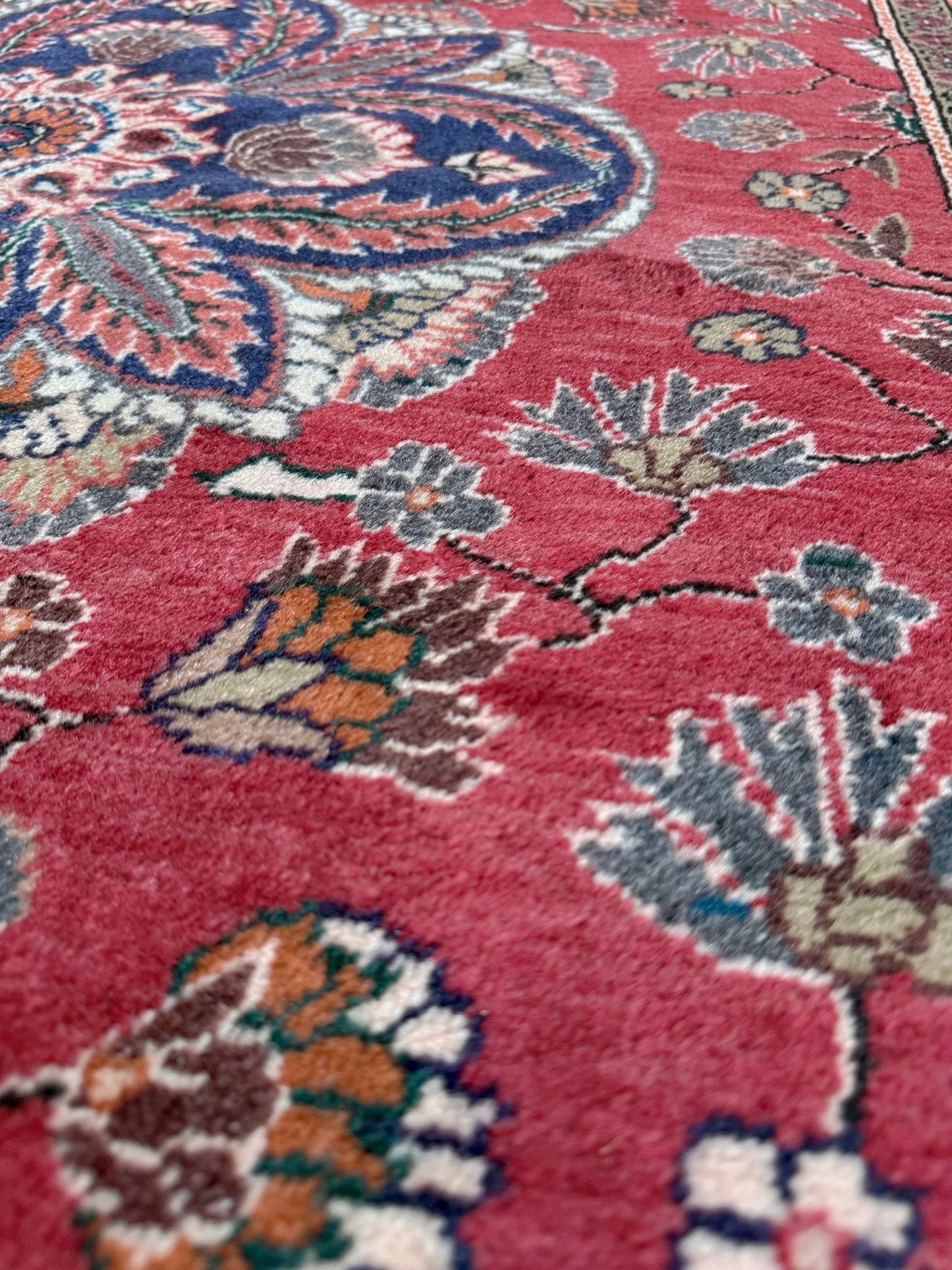 Crimson Red 5x7 Kayseri handmade Turkish wool rug from the best rug shop in the San Francisco Bay Area, Burlingame CA, free shipping available. Perfect for living rooms, bedrooms, dining rooms, studies, or formal sitting areas