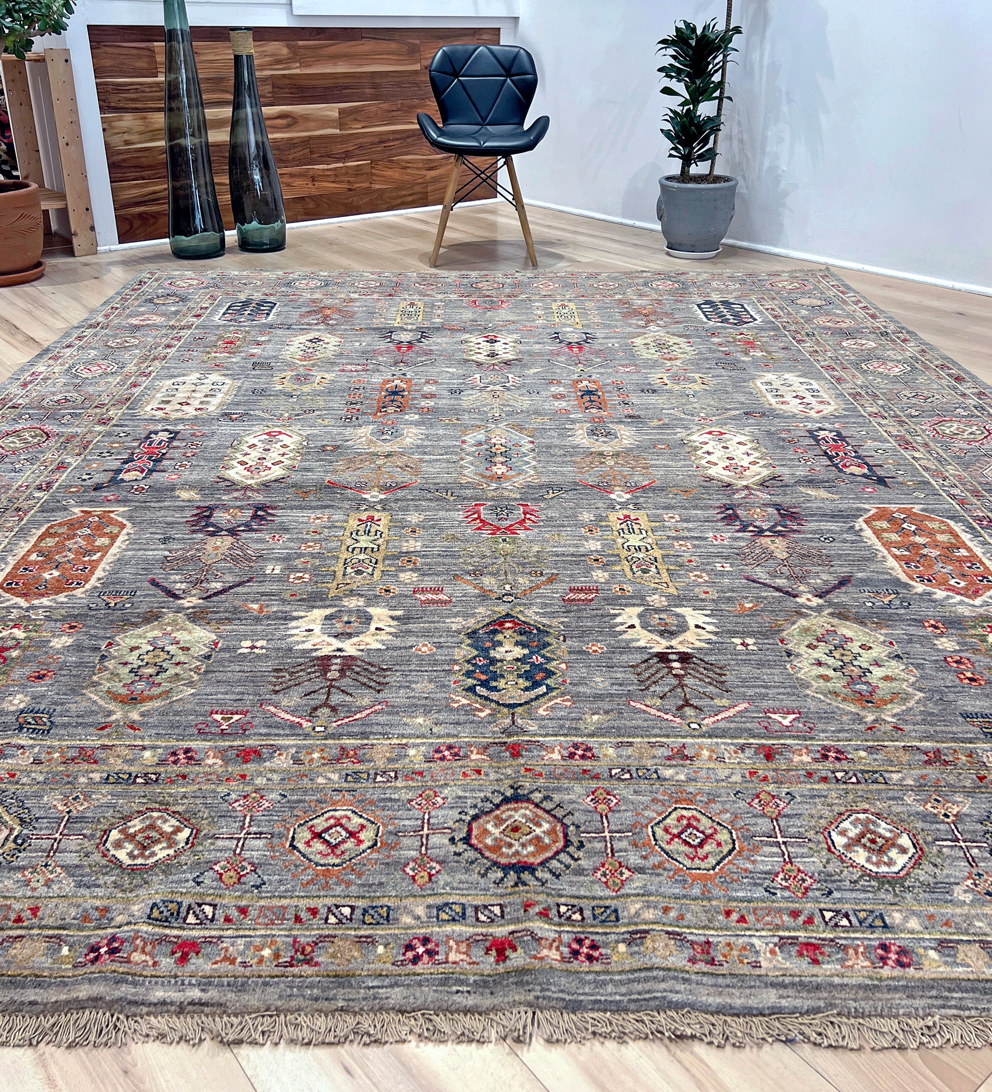 Yusufi handmade wool 8x10 area rug for lliving room, bedroom, dining. Oriental rug shop san francisco bay area