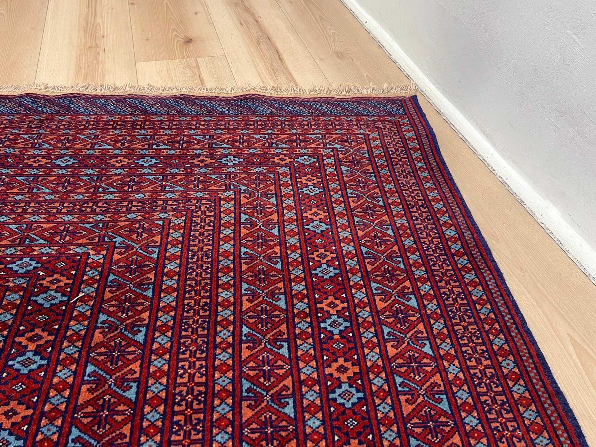 Blue bukhara turkmen rug. Luxury Handmade rug  shop palo alto. Oriental rug shop san francisco bay area.